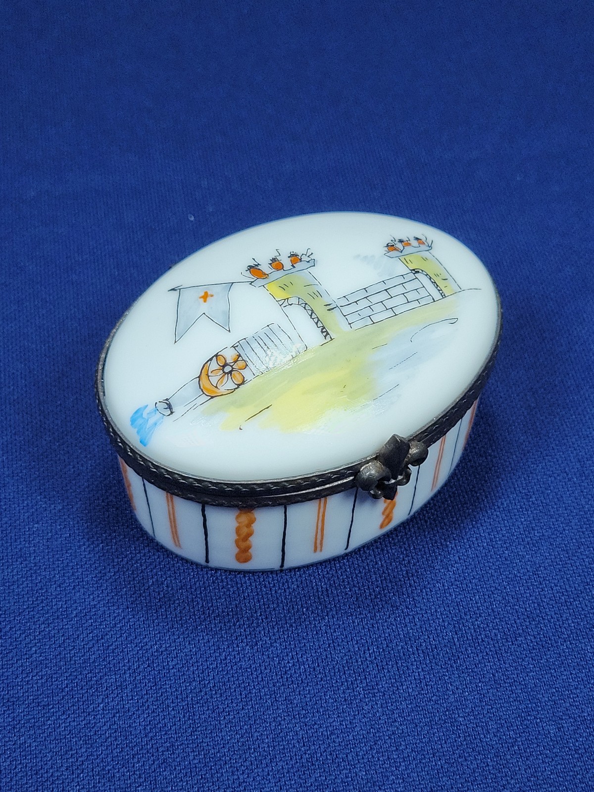 Vintage Limoges Porcelain Pill/Trinket Box