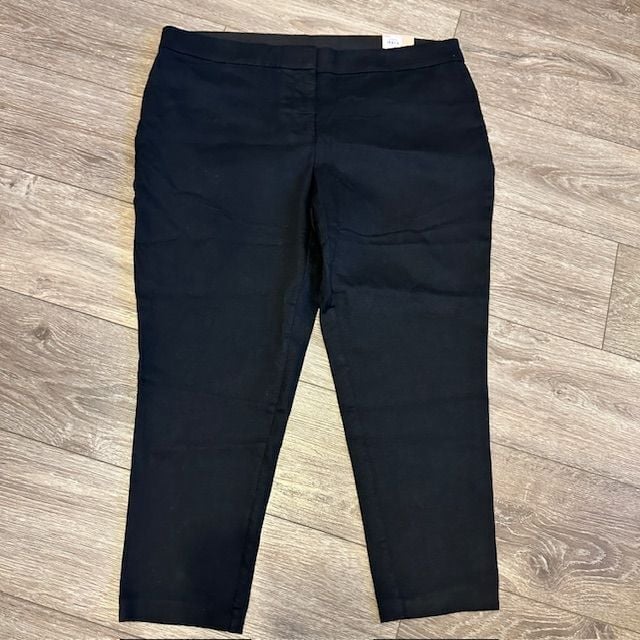 EVRI Black Ankle Cropped Black Woven Mid Rise Dress Pants Plus Size 18W NWT