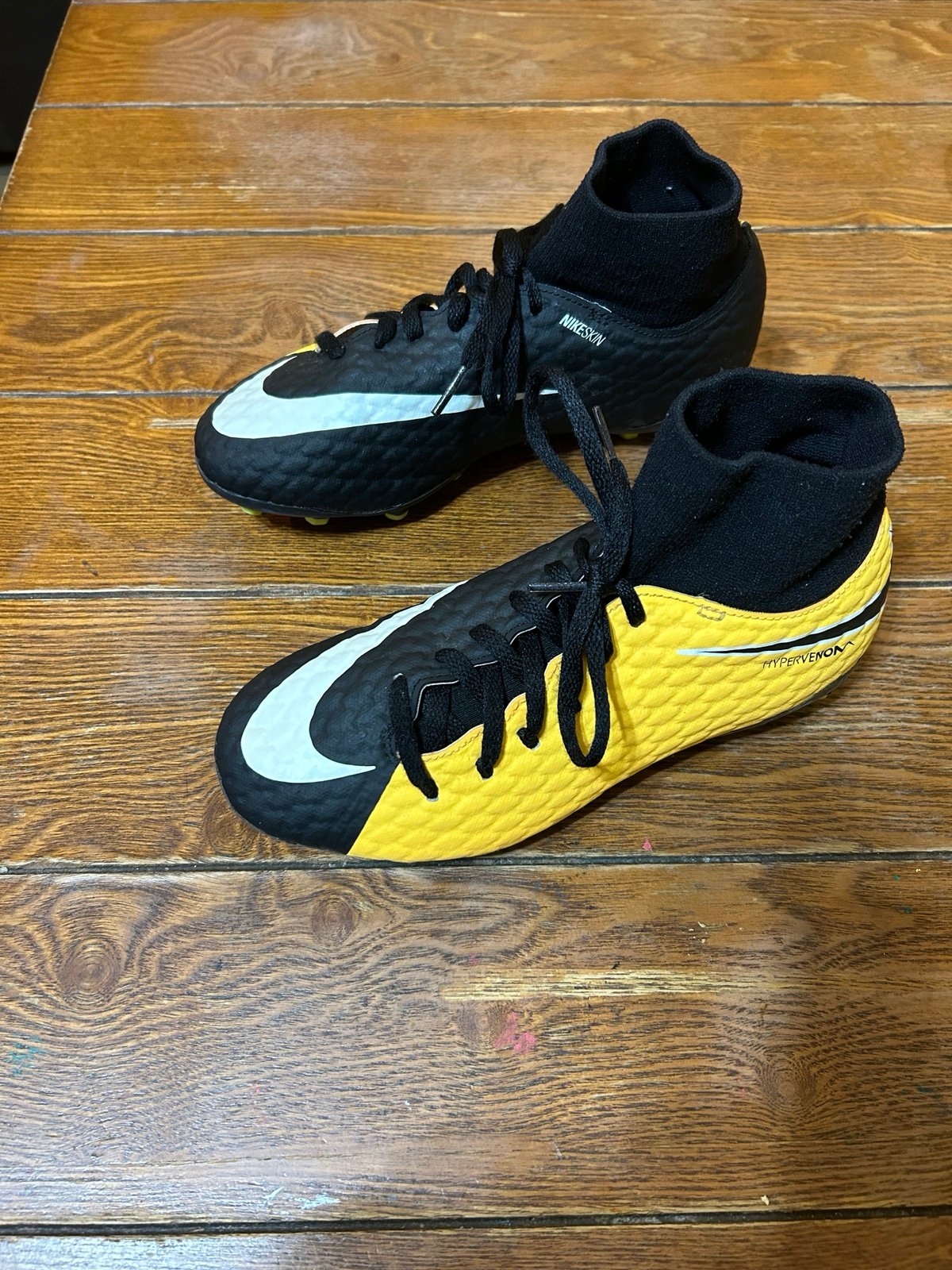 NIKE SIZE 5 YOUTH JR HYPERVENOM PHELON III DF FG BOYS SOCCER 917772-801 Yellow