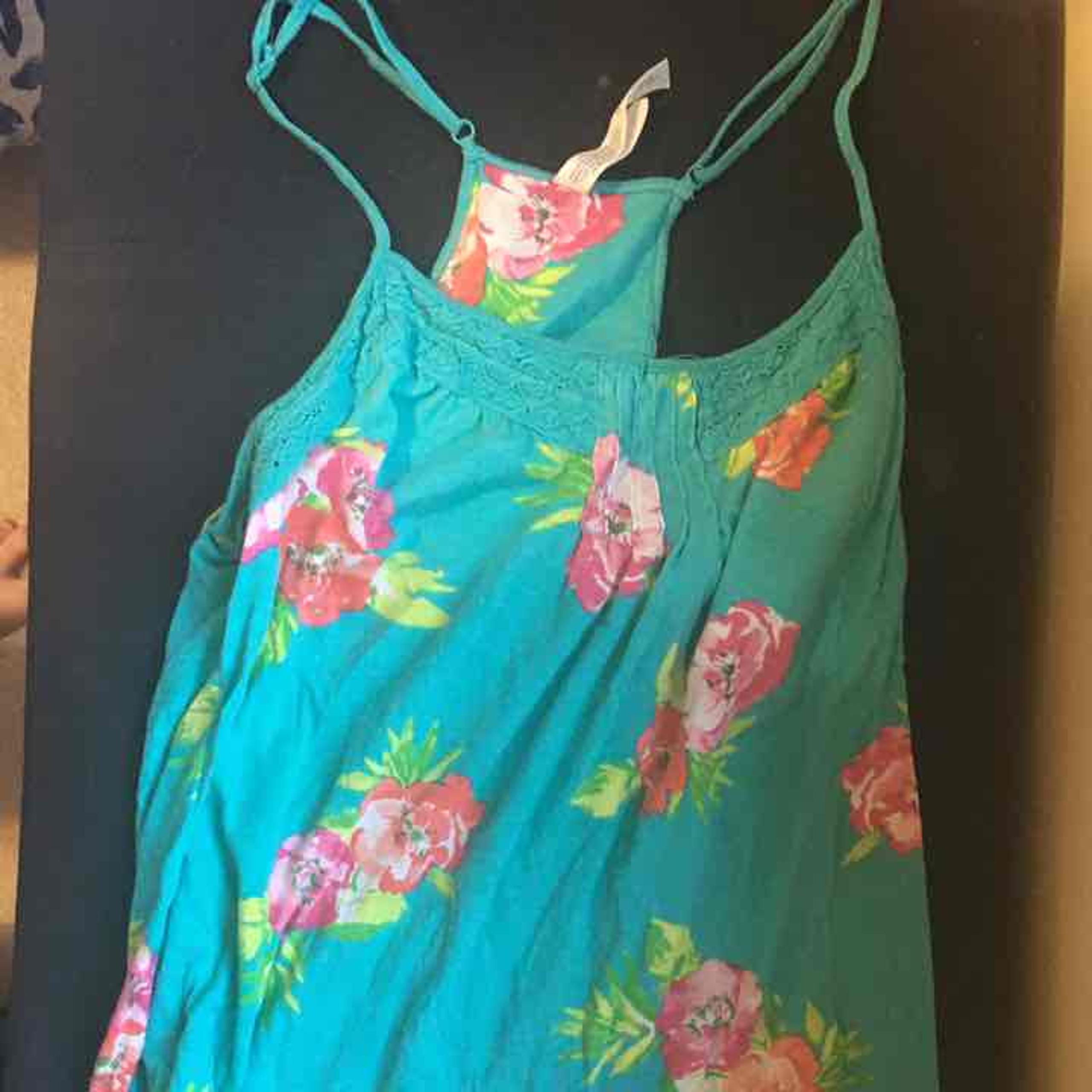 Floral Aeropostale teal tank top