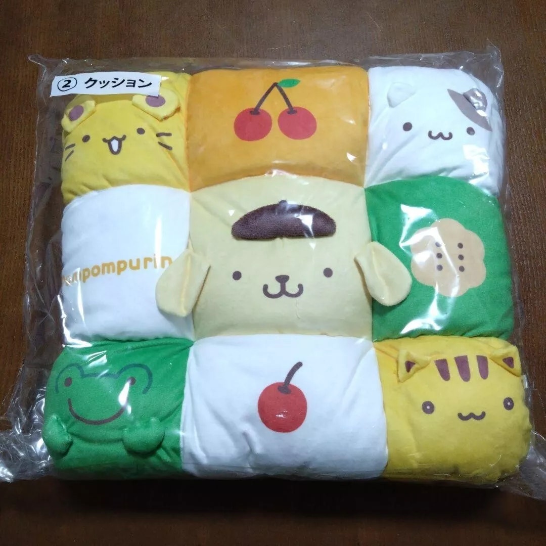 Pompompurin Cushion