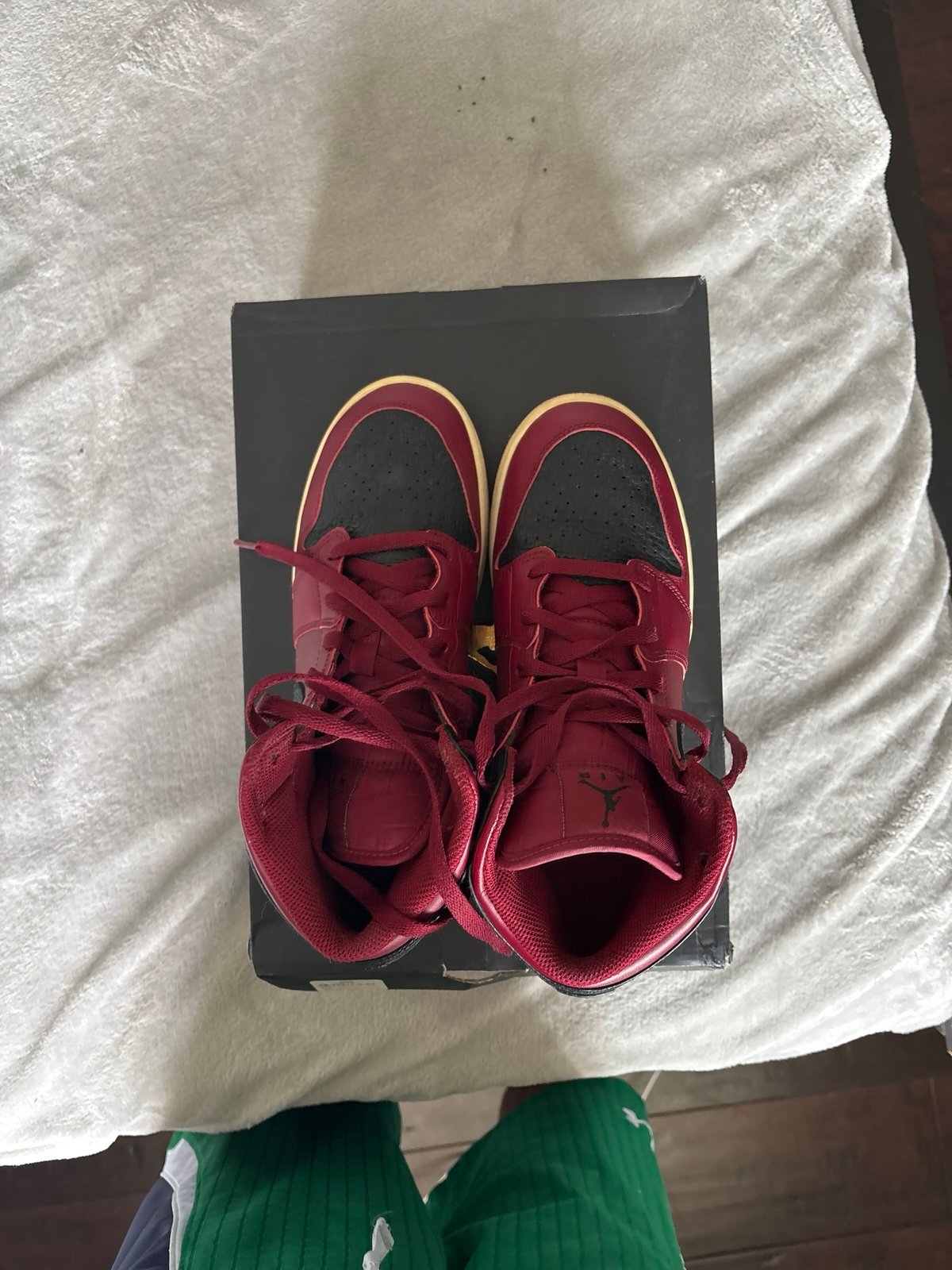 Jordan 1 mid