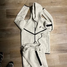 Nike tech