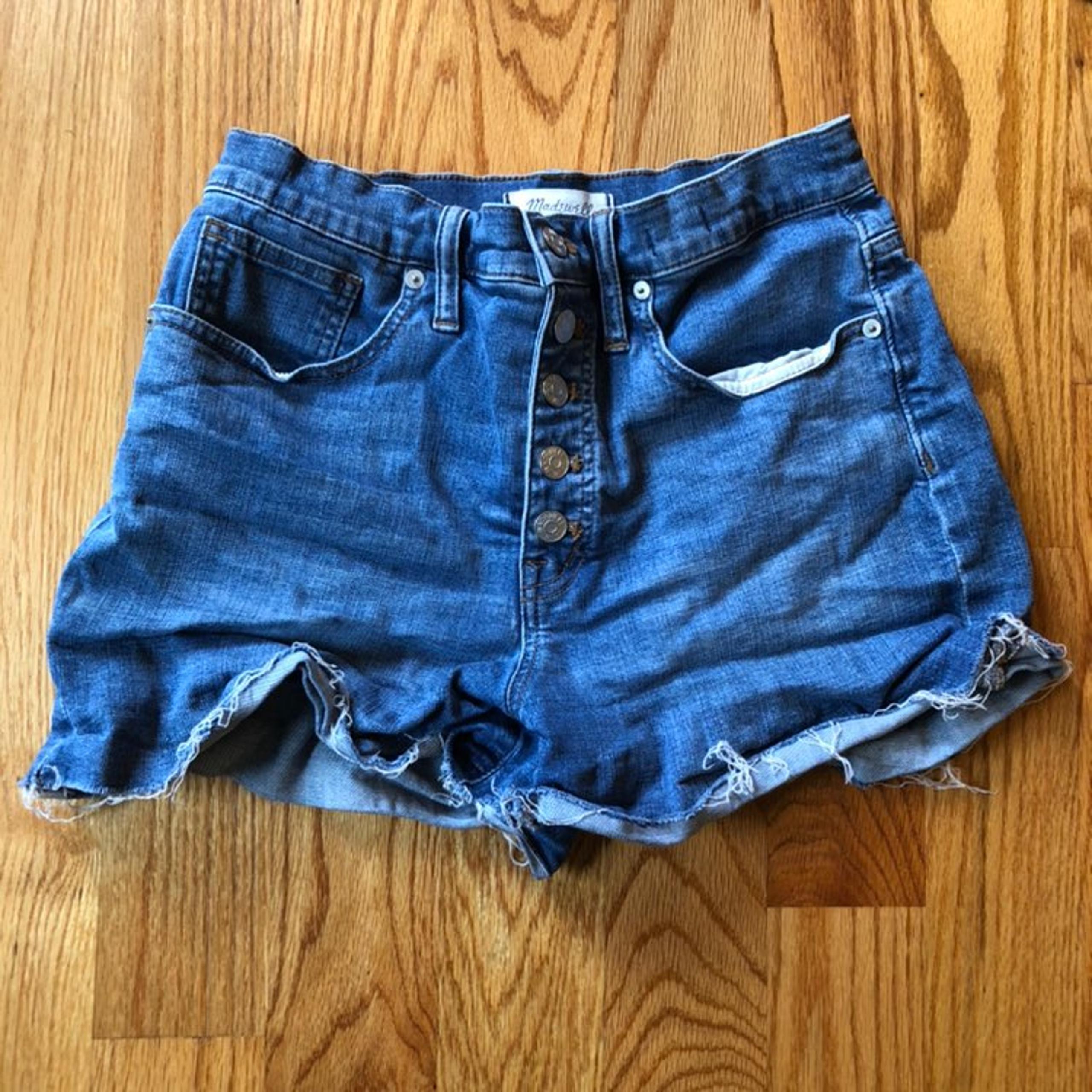 Madewell high rise denim shorts size 28