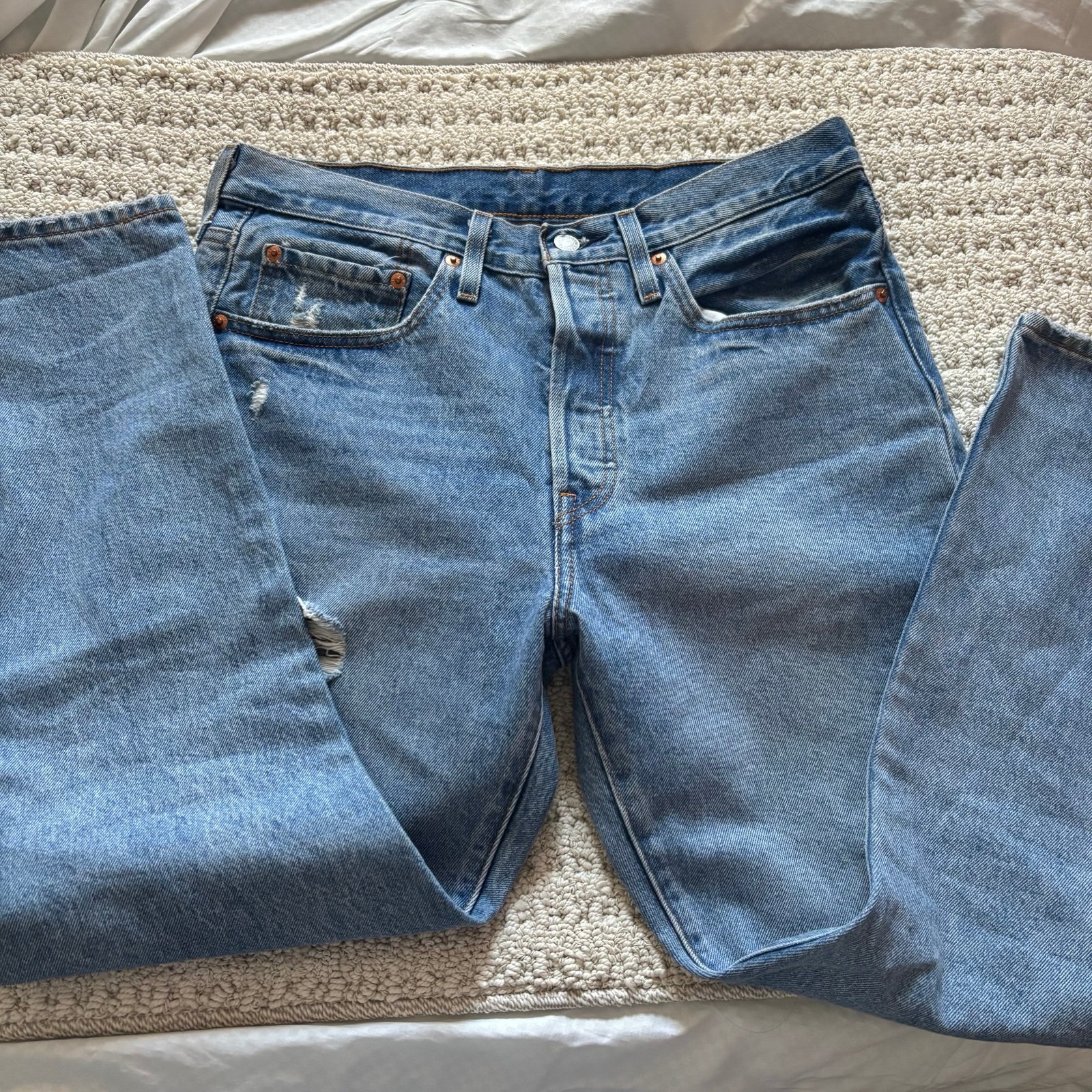୨୧ ・゜✧ Levi’s Jeans