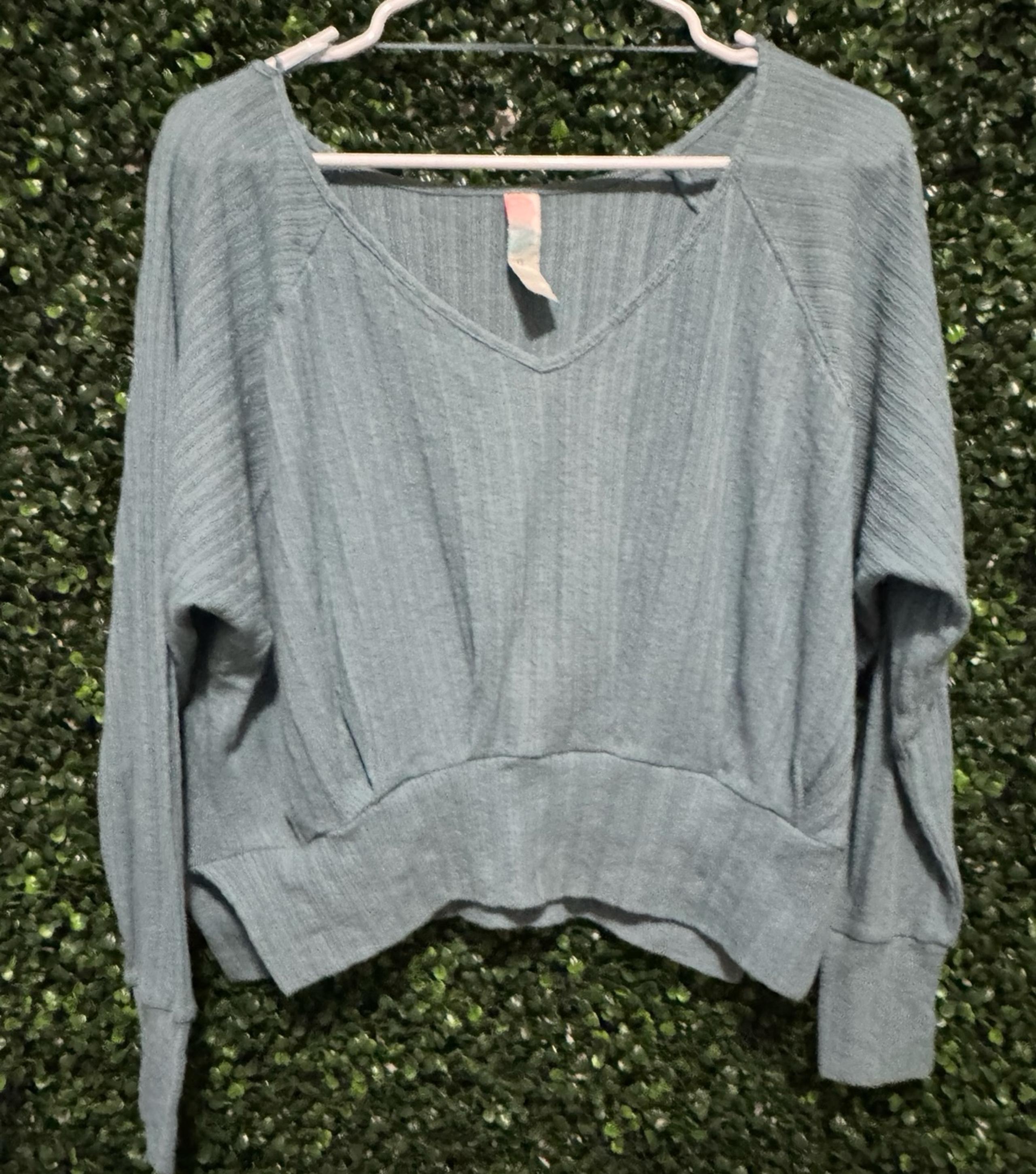 FREE PEOPLE BEACH VNECK KNIT TOP