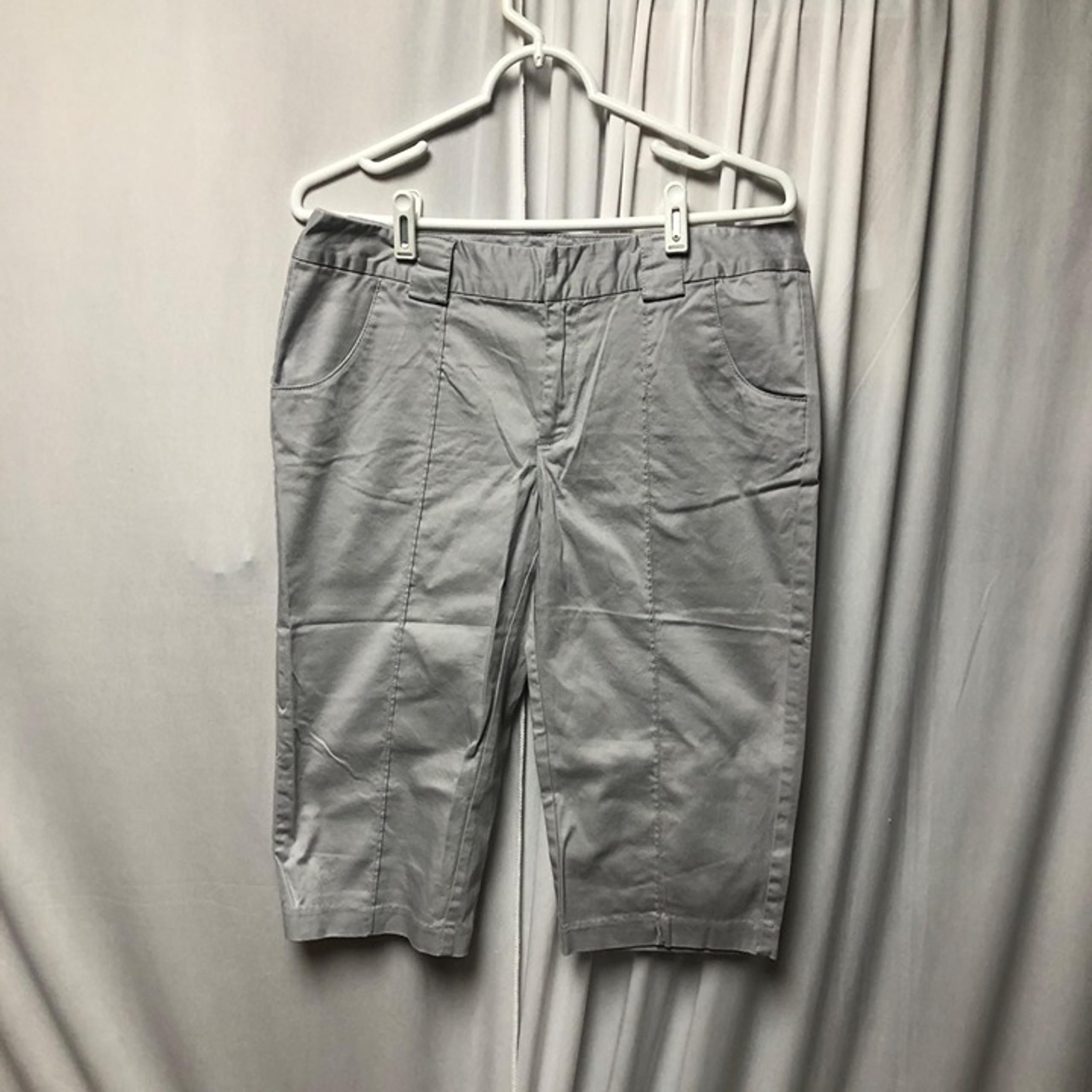 ana Bermuda Shorts Womens Size 10 Gray Cotton Blend Capris