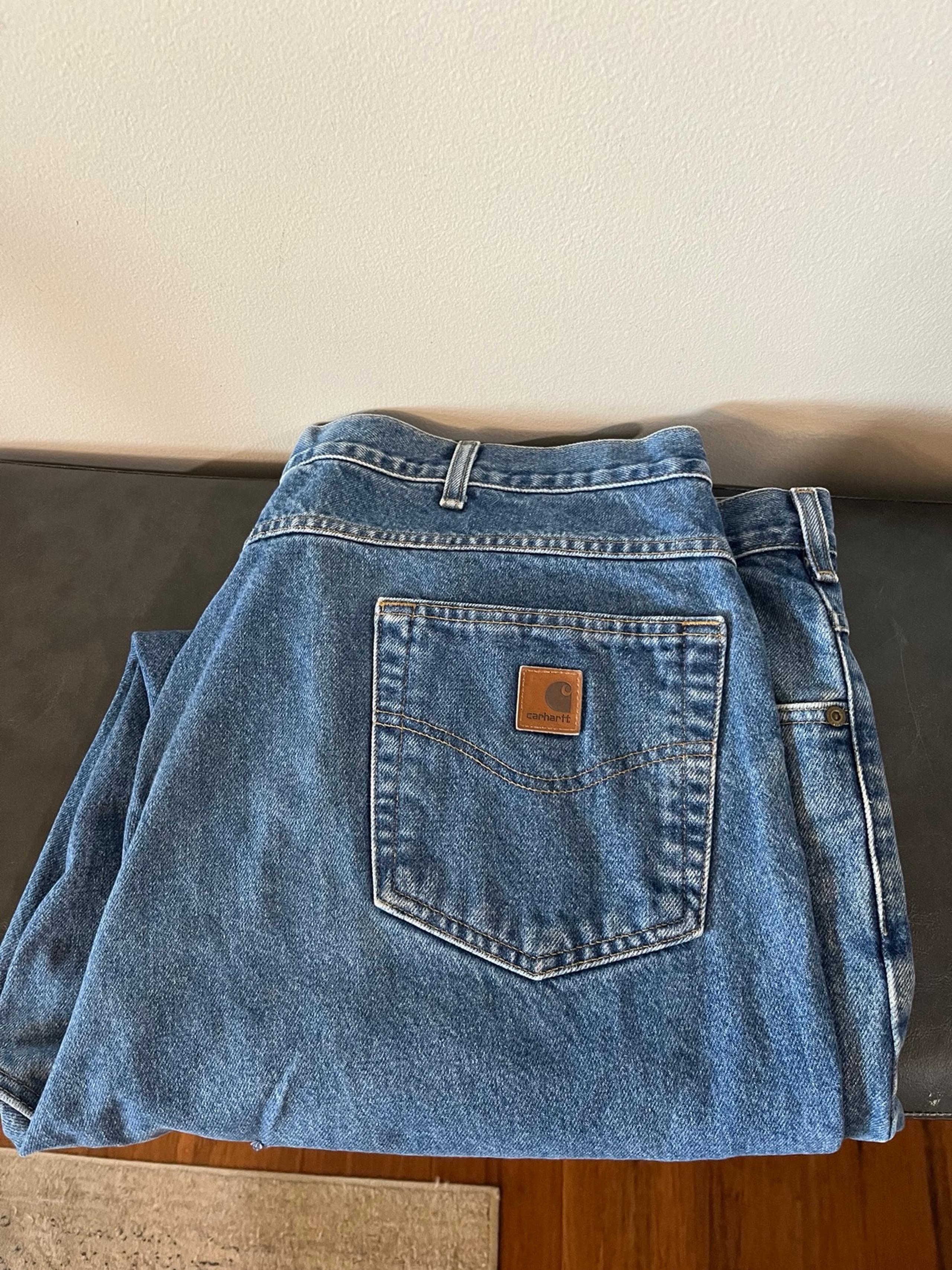 Men’s Carhartt denim blue jeans 46 x 32 relaxed plus size work pants flaw