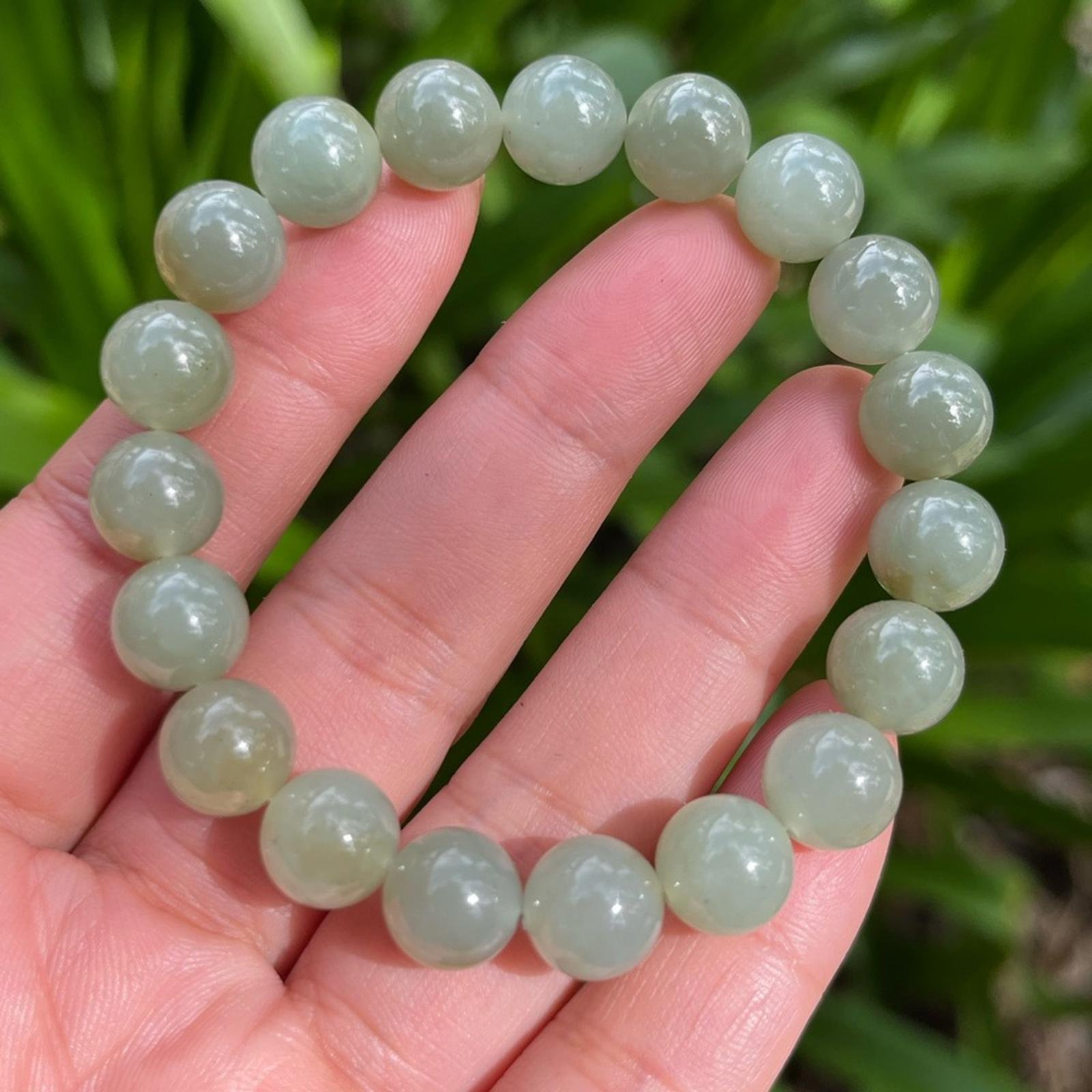 10mm stretchable green jade bracelet
