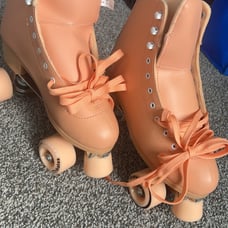 Women’s Skates ( size 8 )