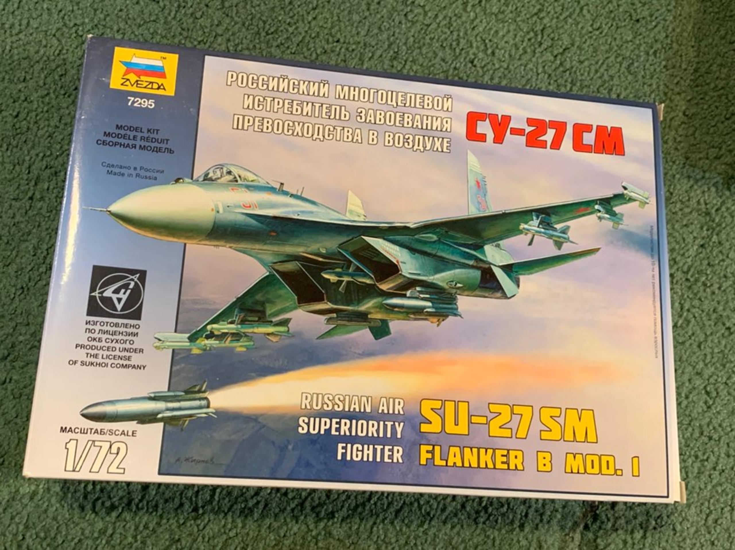 Zbezda 1/72 Su-27 Flanker Model Kit W/ Extras!