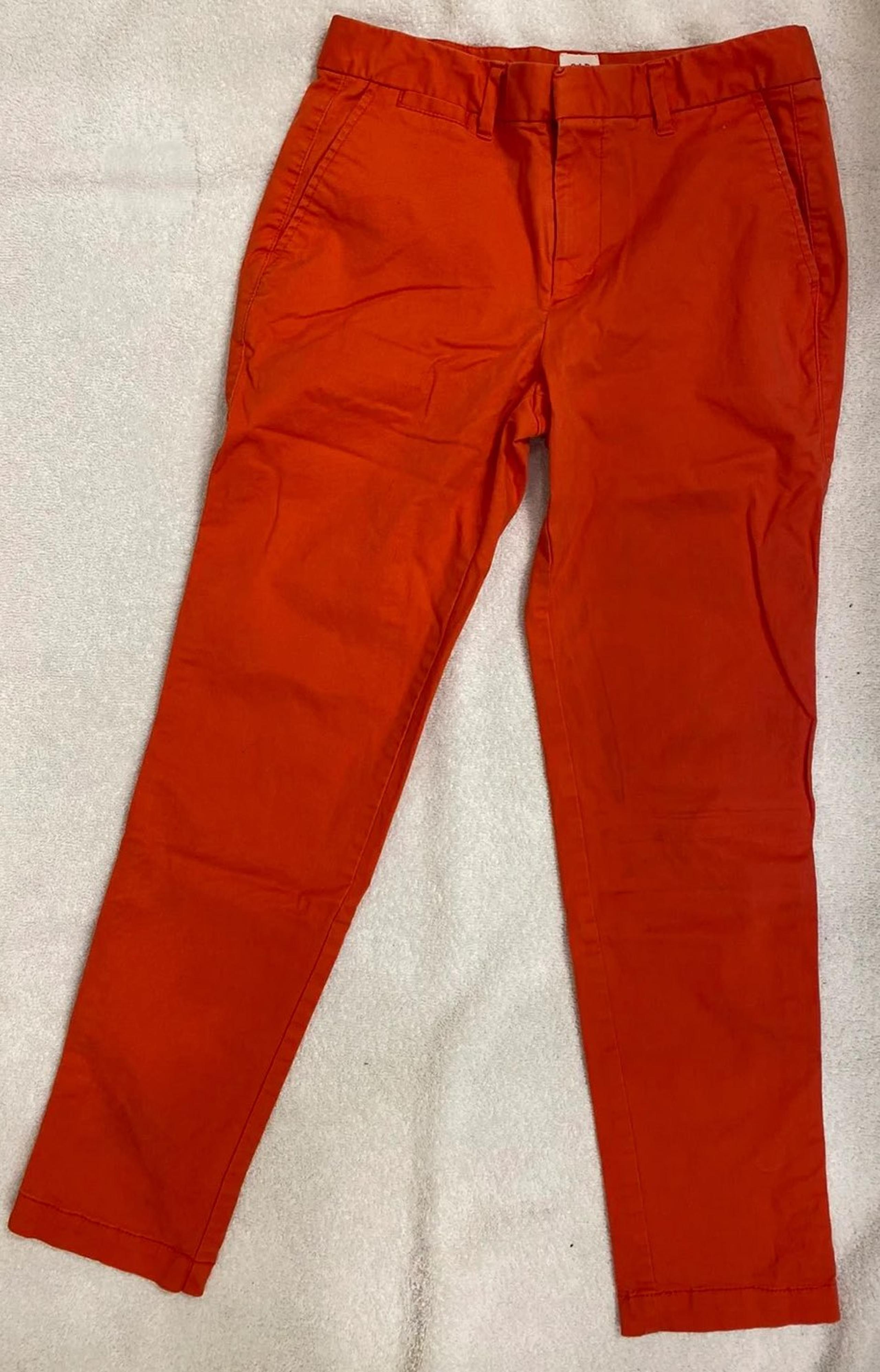 Gap khakis slim city cropped Hula Red