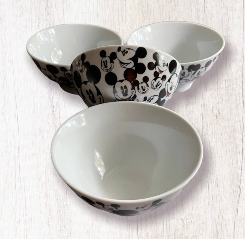 Disney Mickey Mouse Set of (4) 'Faces' Design Cereal/Salad Bowls-NEW