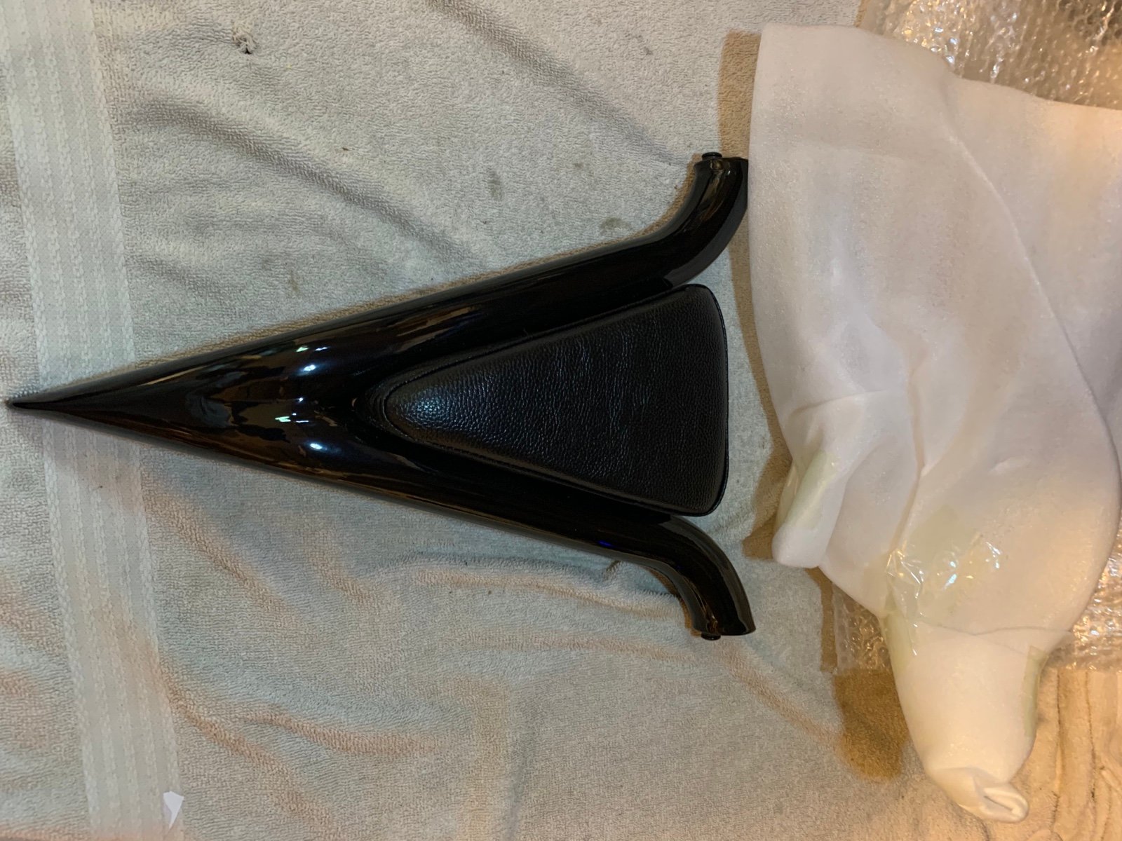 22 Backrest Sissy Bar For Harley Fat Boy FLFB FLFBS Breakout FXBR FXBRS 2018-23