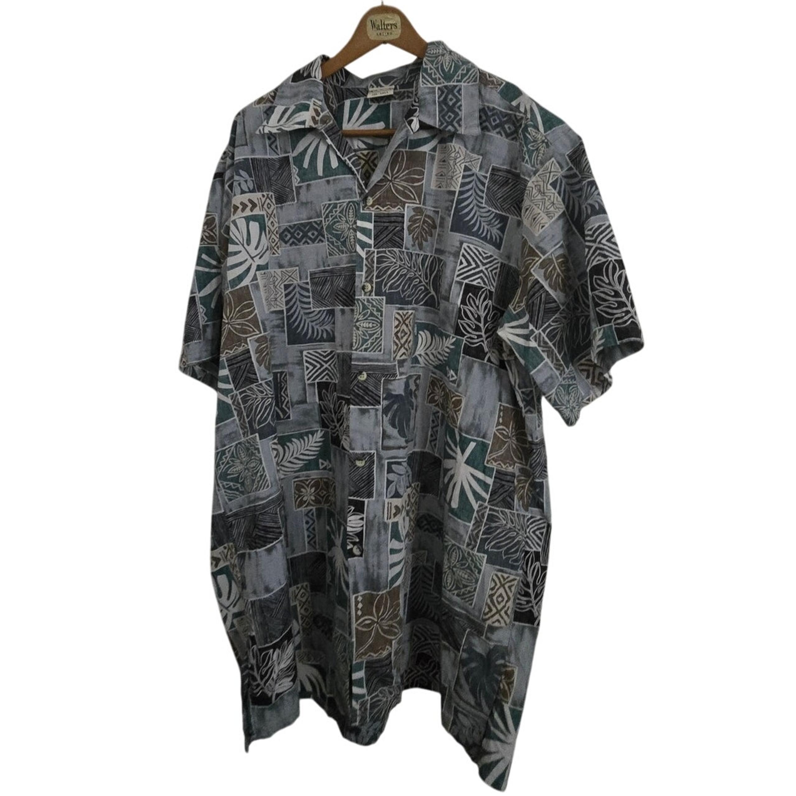 Go Barefoot short-sleeved button-down Hawiian Shirt . SZ 2XLT