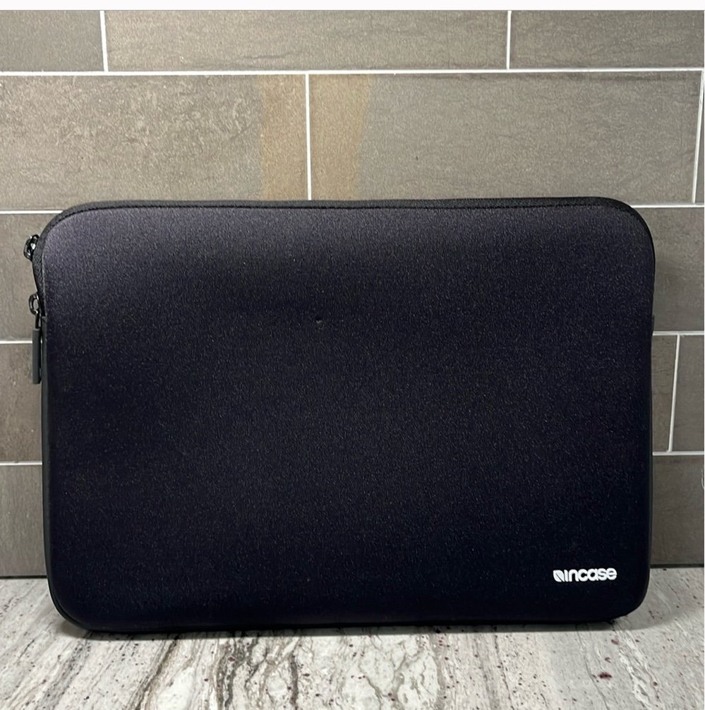 Incase 15” Laptop Sleeve Black