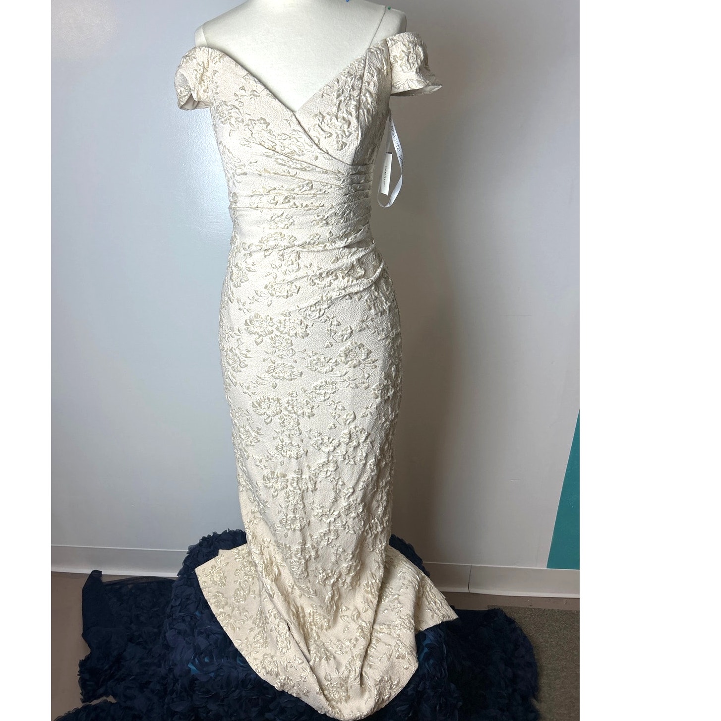 Oleg Cassini Off The Shoulder Ruched Jacquard sz 6 formal