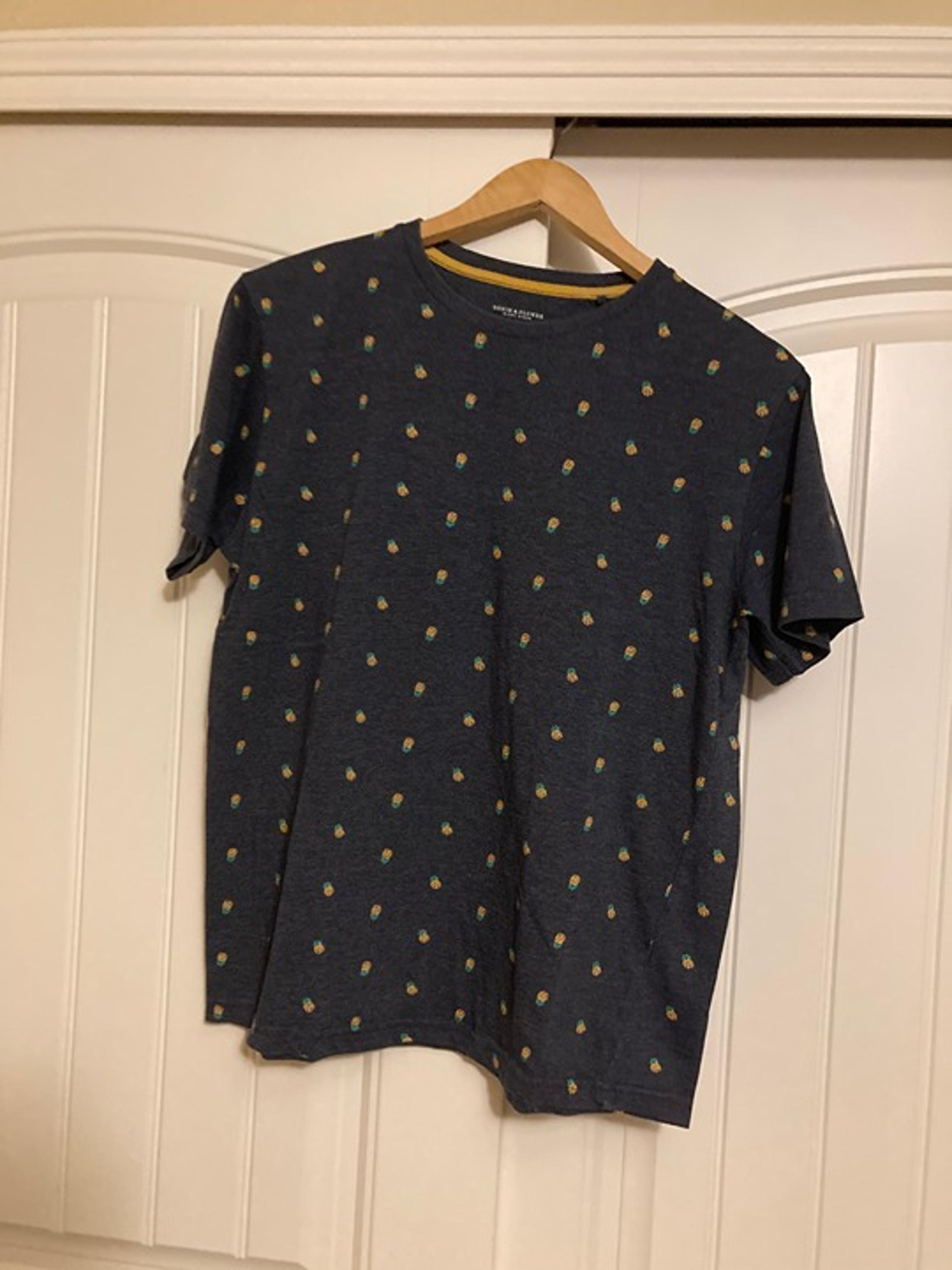 Denim & Flower Ricky Singh Pineapple Print T Shirt Medium (40) Dark Gray Cotton