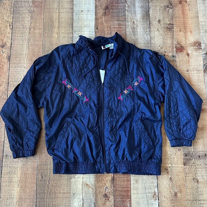Vintage 90’s women’s quilted windbreaker track jacket with embroidered flowers