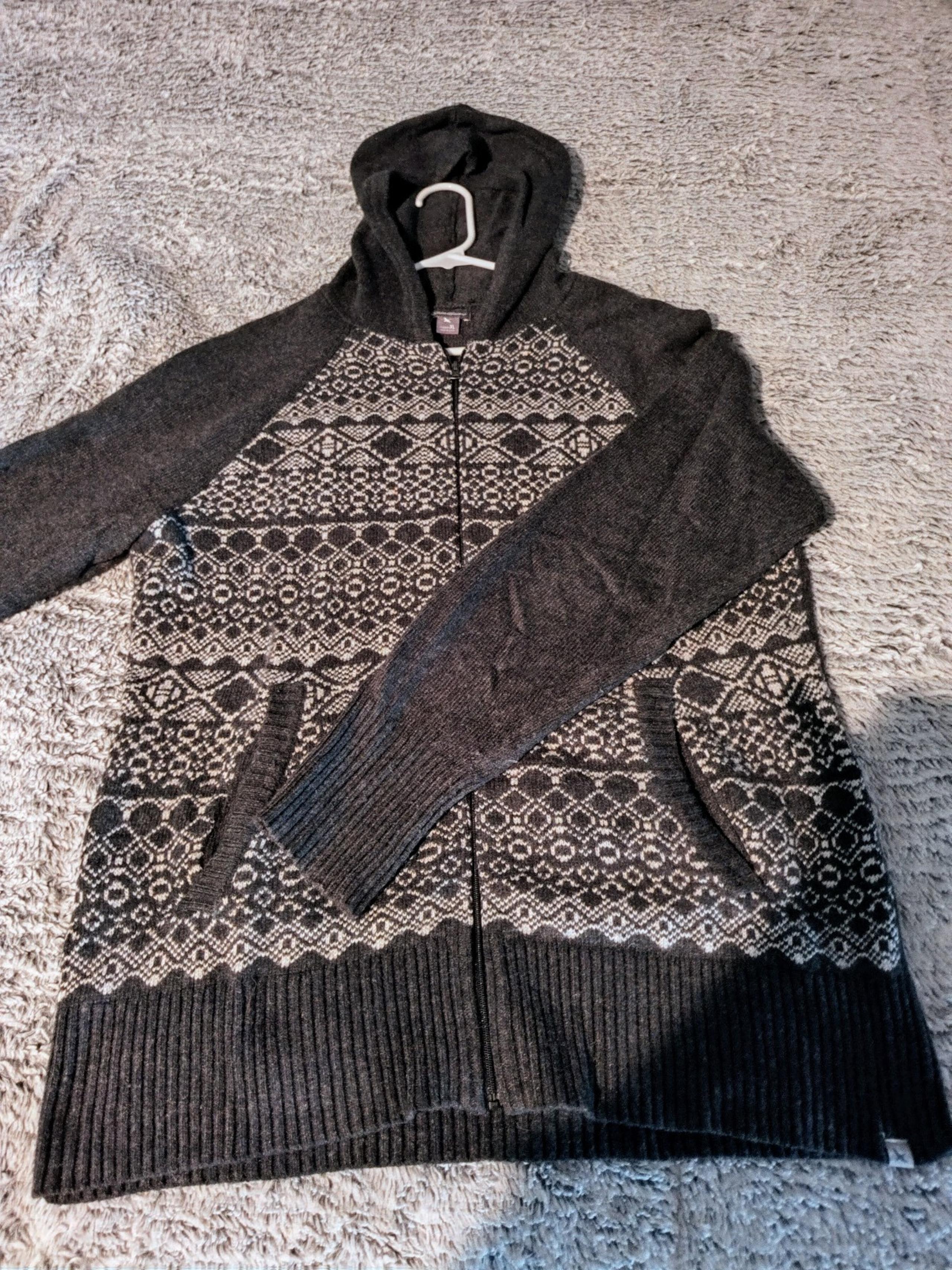 Eddie Bauer XL Zip Up Hooded Sweater