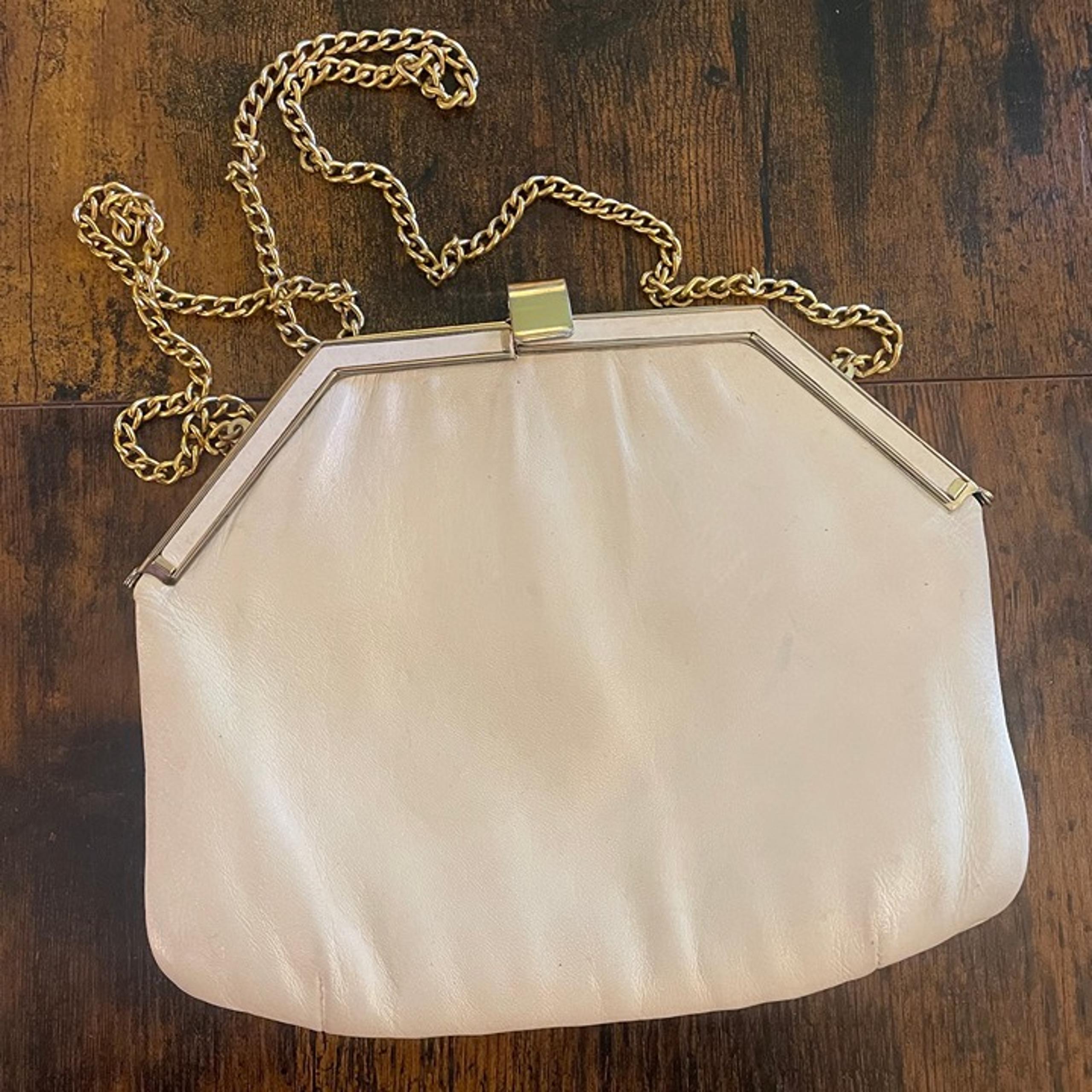 Vintage Leather Octagon Geometric Hand Bag Purse Clasp Ivory Cream Gold Hardware
