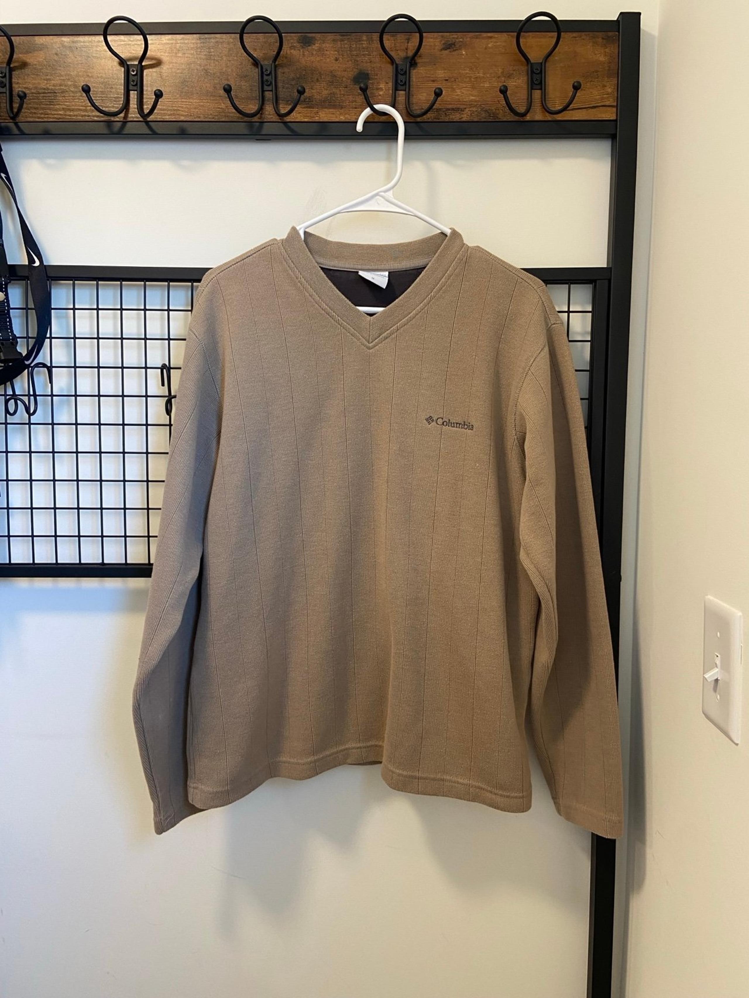 EUC | Columbia men’s v-neck sweater — medium