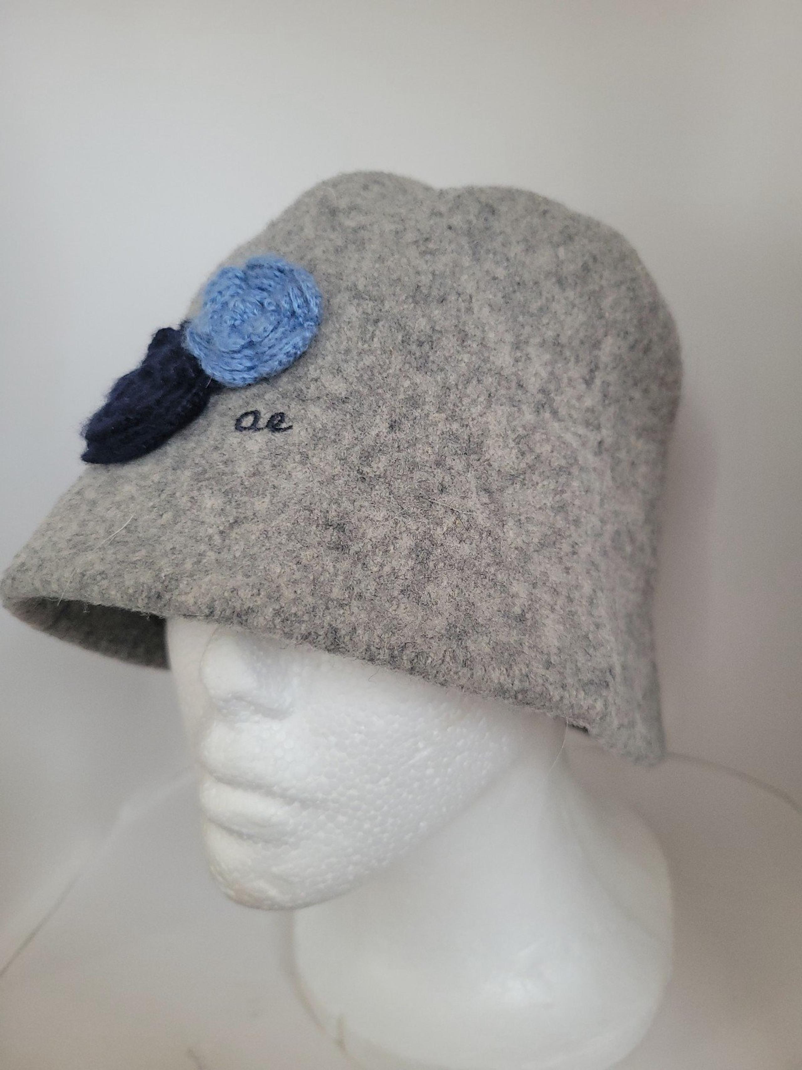 American Eagle Women's Bucket Hat Gray Knit Flower Accent Wool Blend