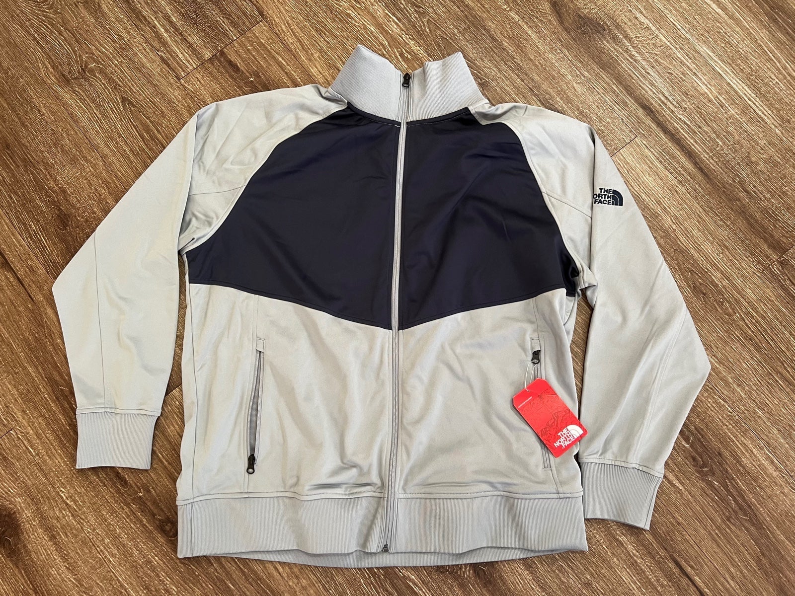 BNWT! Men’s The North Face jacket.