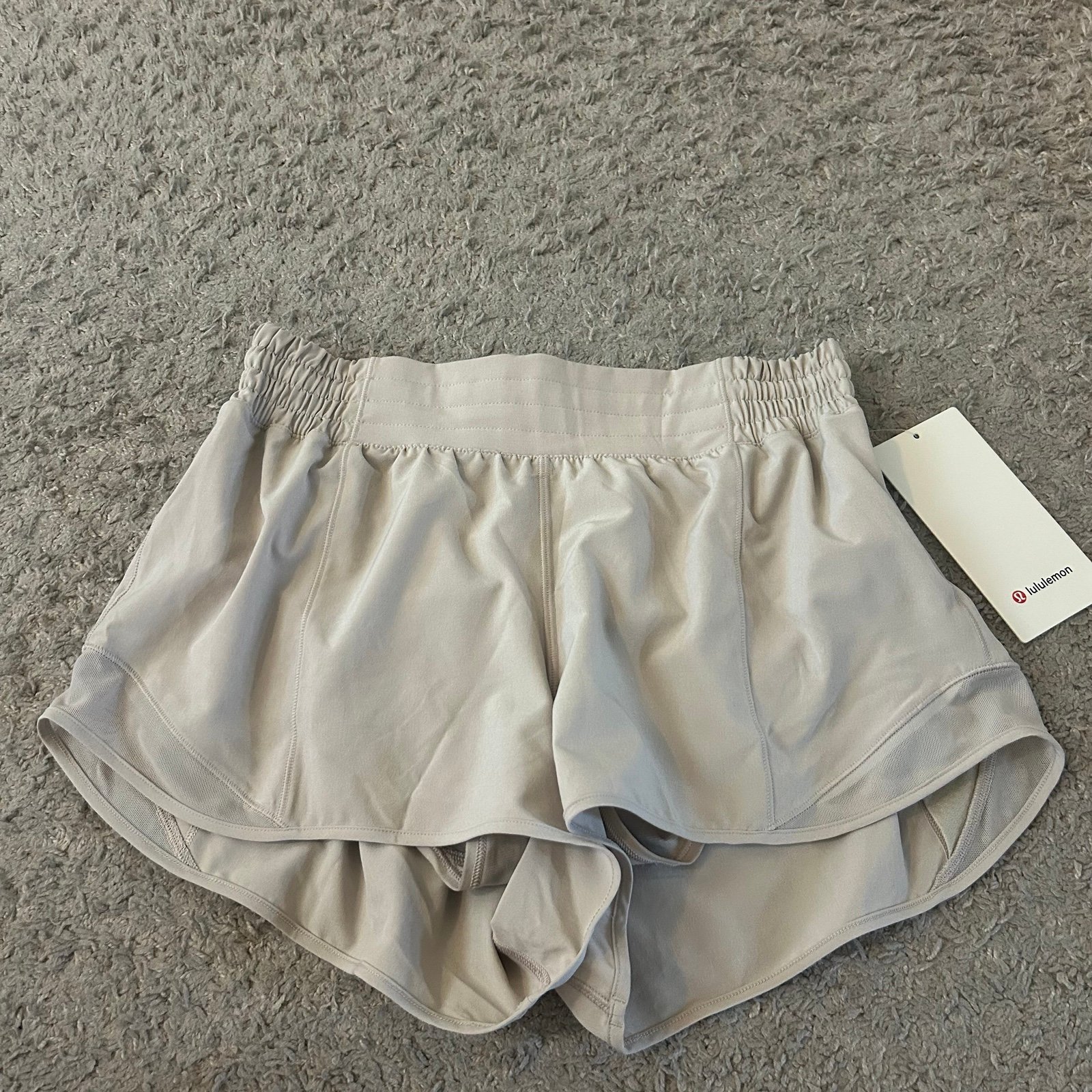 Women’s Lululemon Athletica Hotty Hot High-Rise Lined 2.5” Shorts