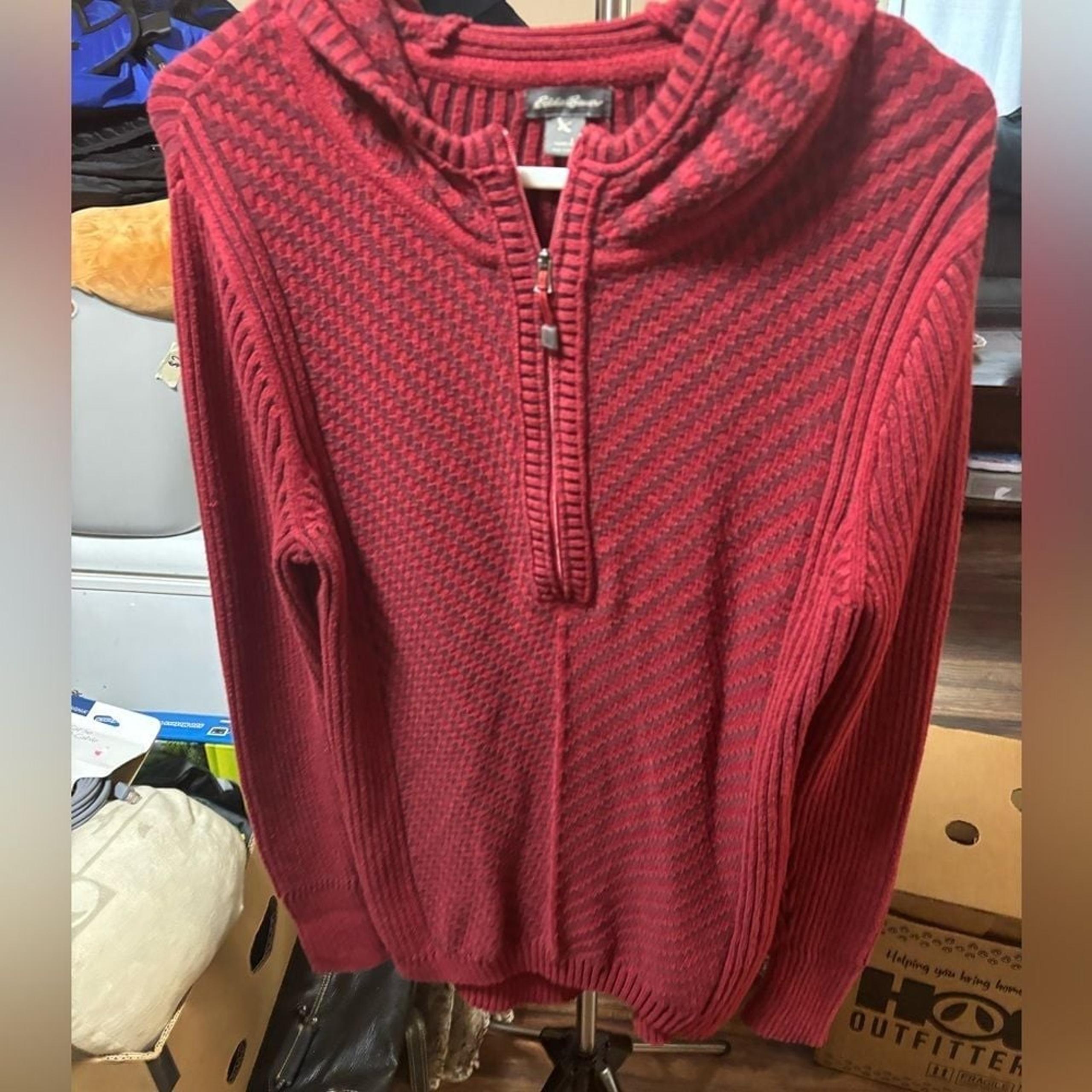 Woman's Eddie Bauer hooded sweater 1/4 zip  red&black hound tooth pattern large