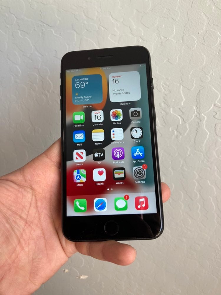 iphone 7 plus unlocked. Like new!