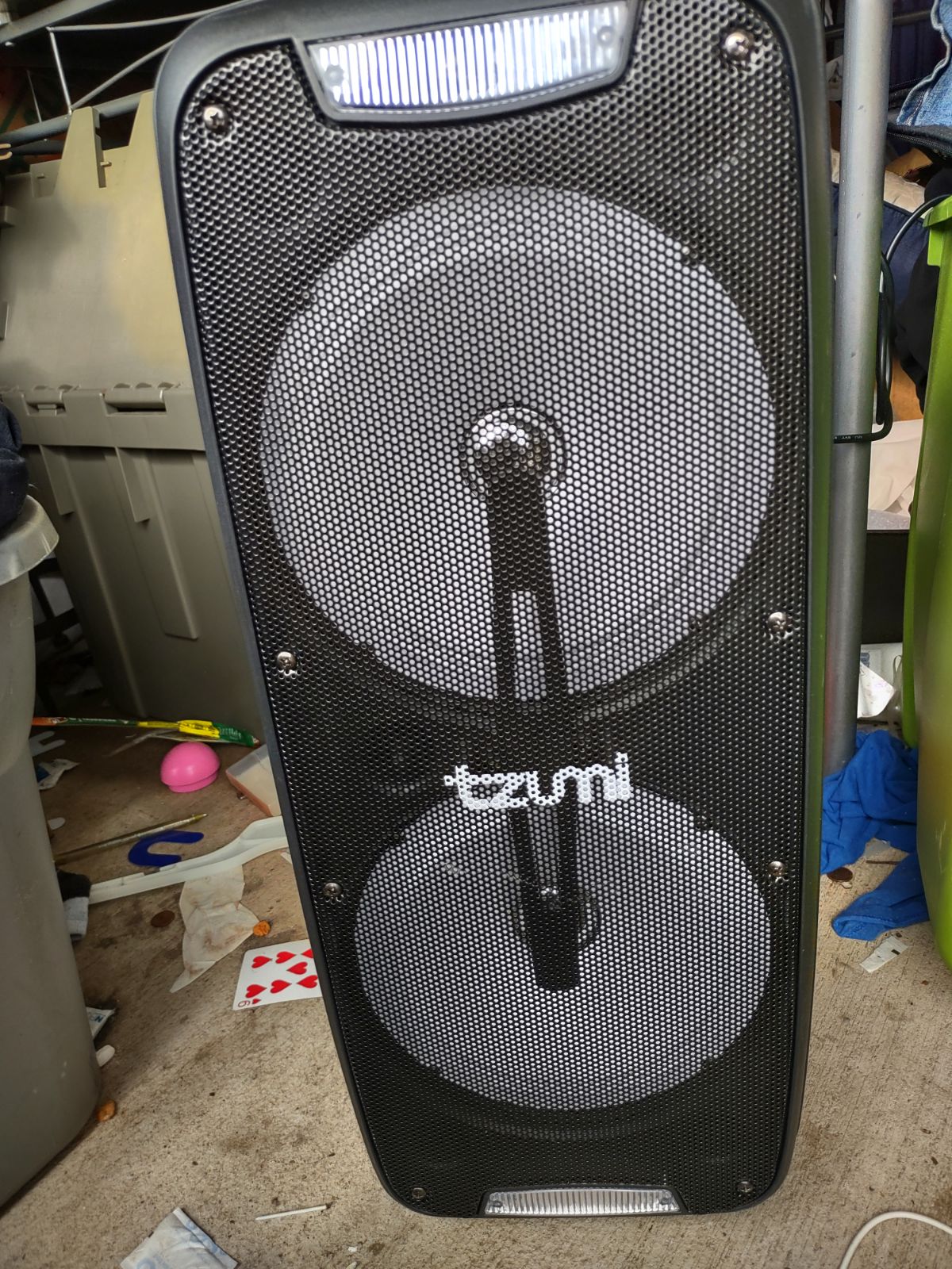 Tzumi light up Bluetoothand karaoke spea