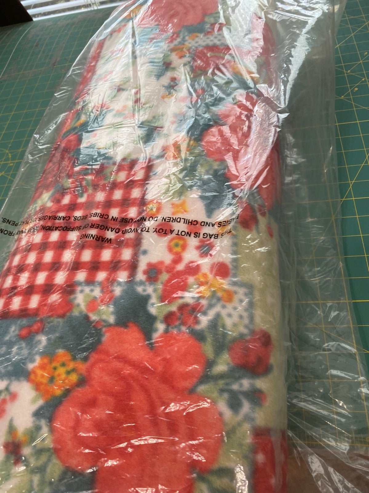 Pioneer woman, cheerful, Rose, patchwork fleece