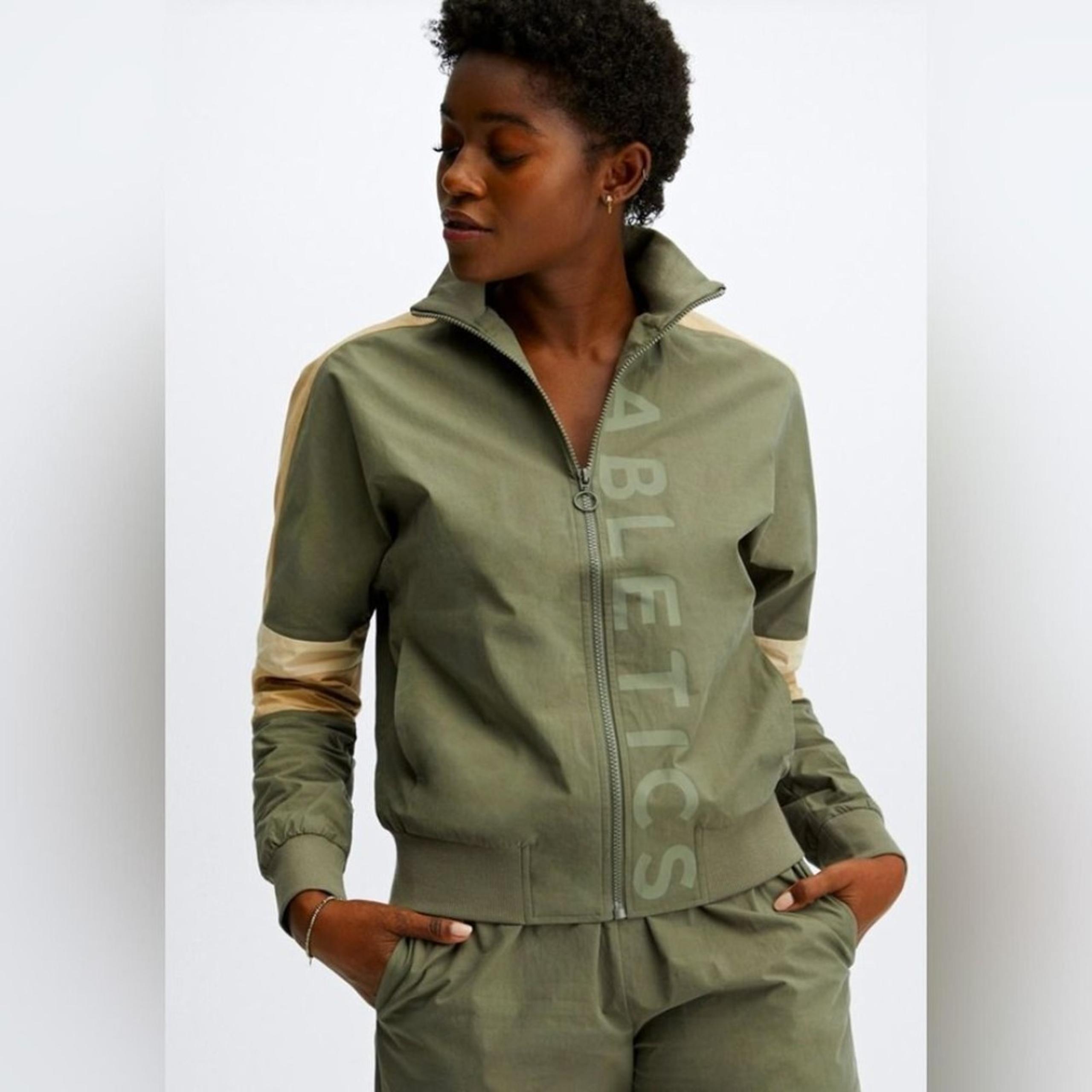 Fabletics jacket SMALL Green woven wind breaker Sage Slate Brand New