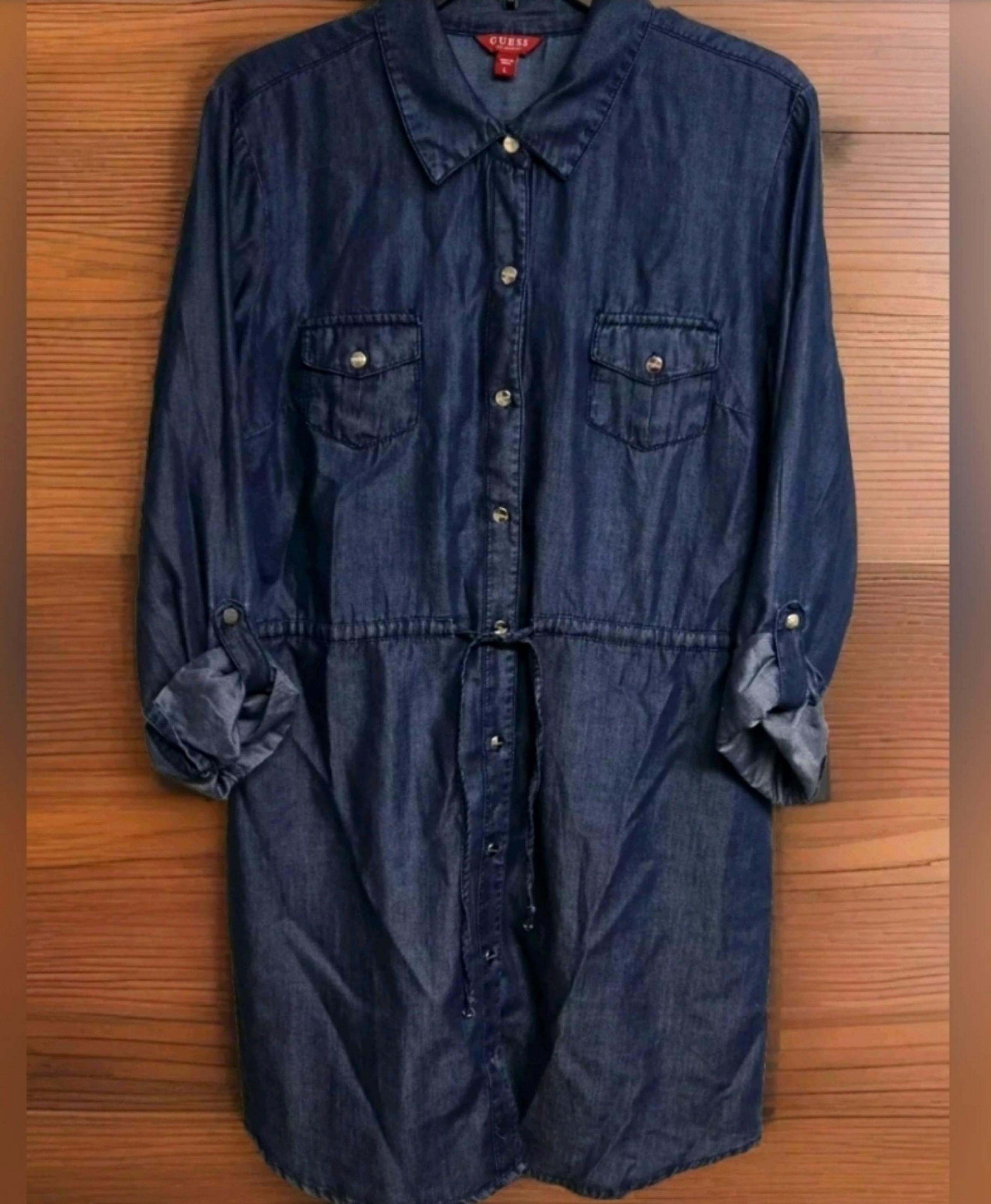 Guess Women’s Dress Blue Long Sleeve Western Button Up. Large