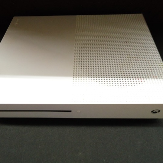 Microsoft Xbox One S