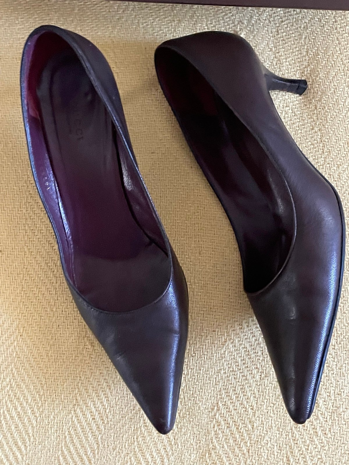 Gucci heels size 40 brown