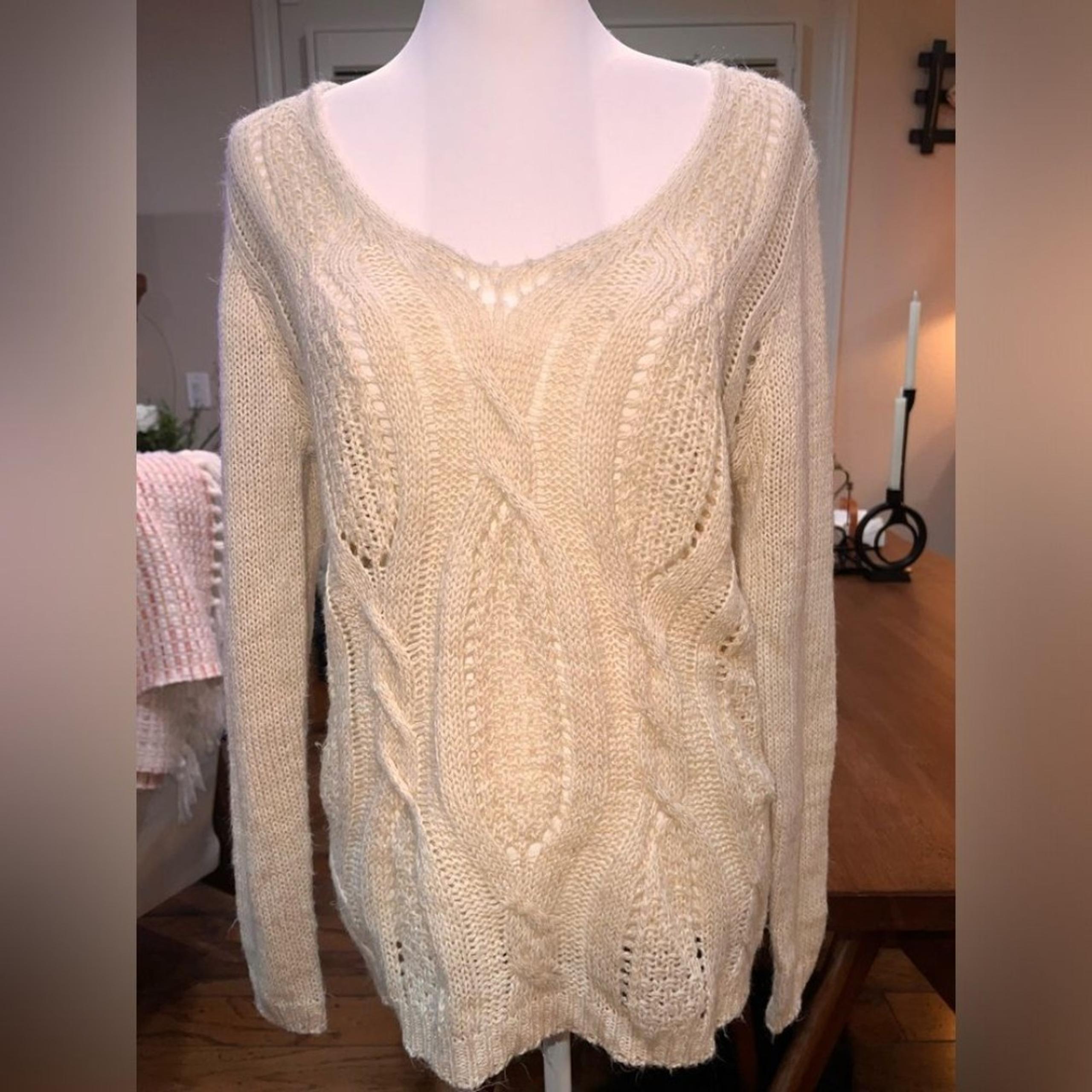 Charlotte Russe sweater V-Neck Cream Cable knit Fisherman Grandma Cozy size M