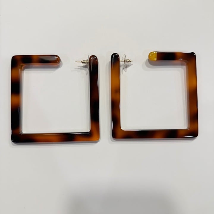 Cult Gaia Adeline Earrings in Tortoise