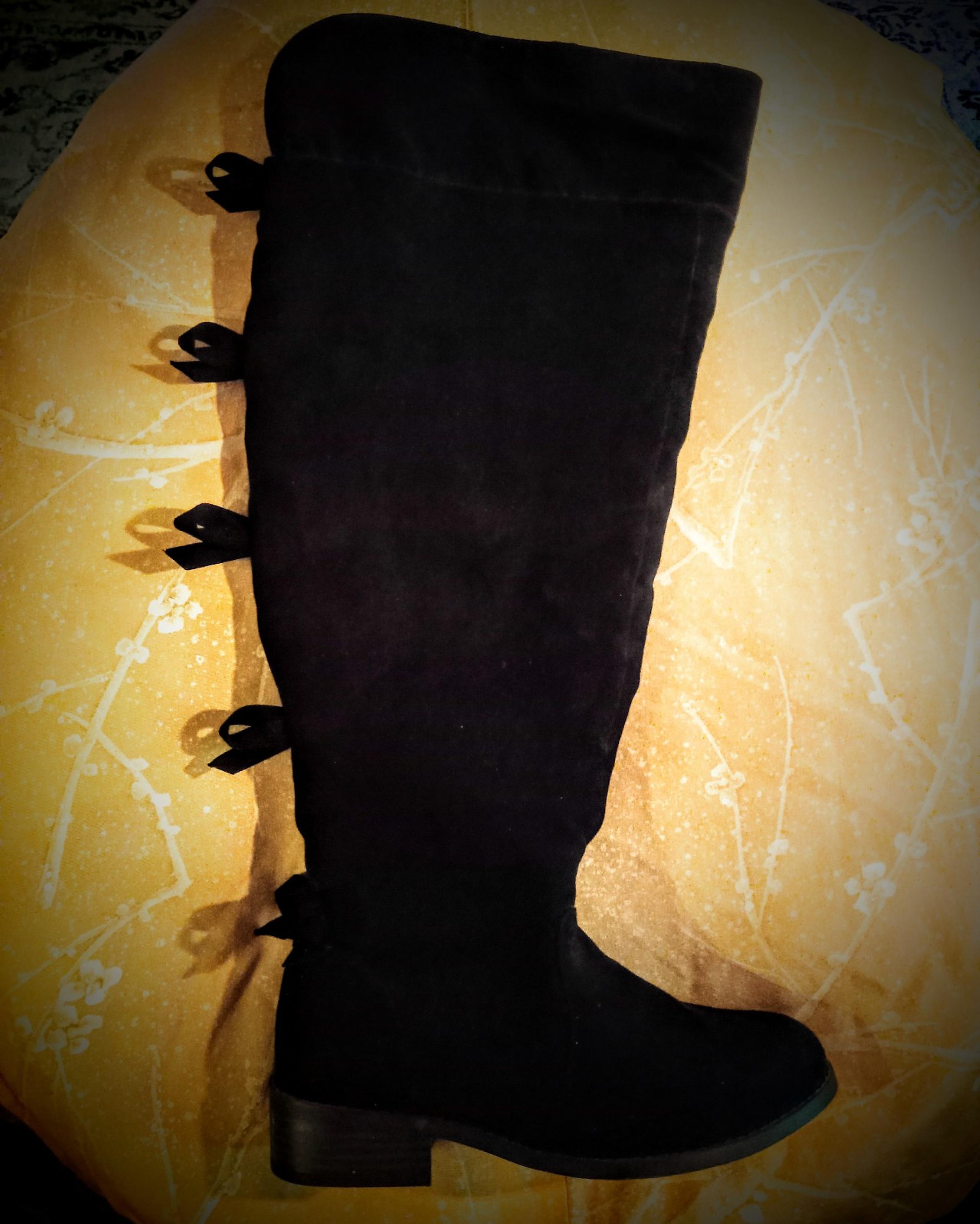 Torrid Black Bow Knee Boots (6.5)