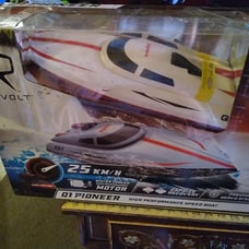 revolt q1 pioneer racing boat new