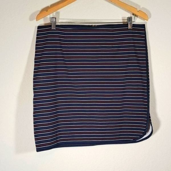 Tommy Hilfiger Skirt Size 12 Striped Red White Blue Black Sporty Stretch Mini