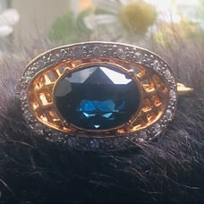 Vintage repurpose faceted oval blue stone dome gold plated brooch pin