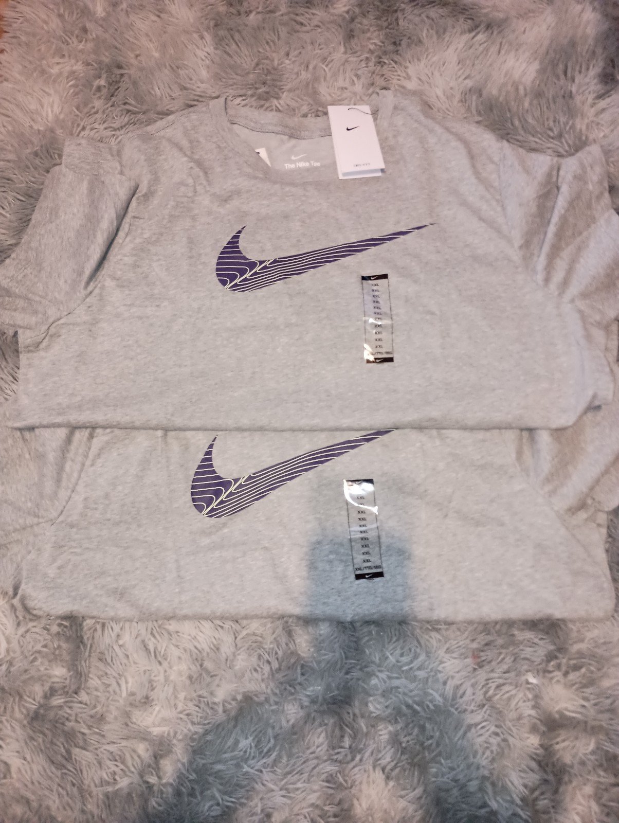 2 Nike 2XL T-shirts