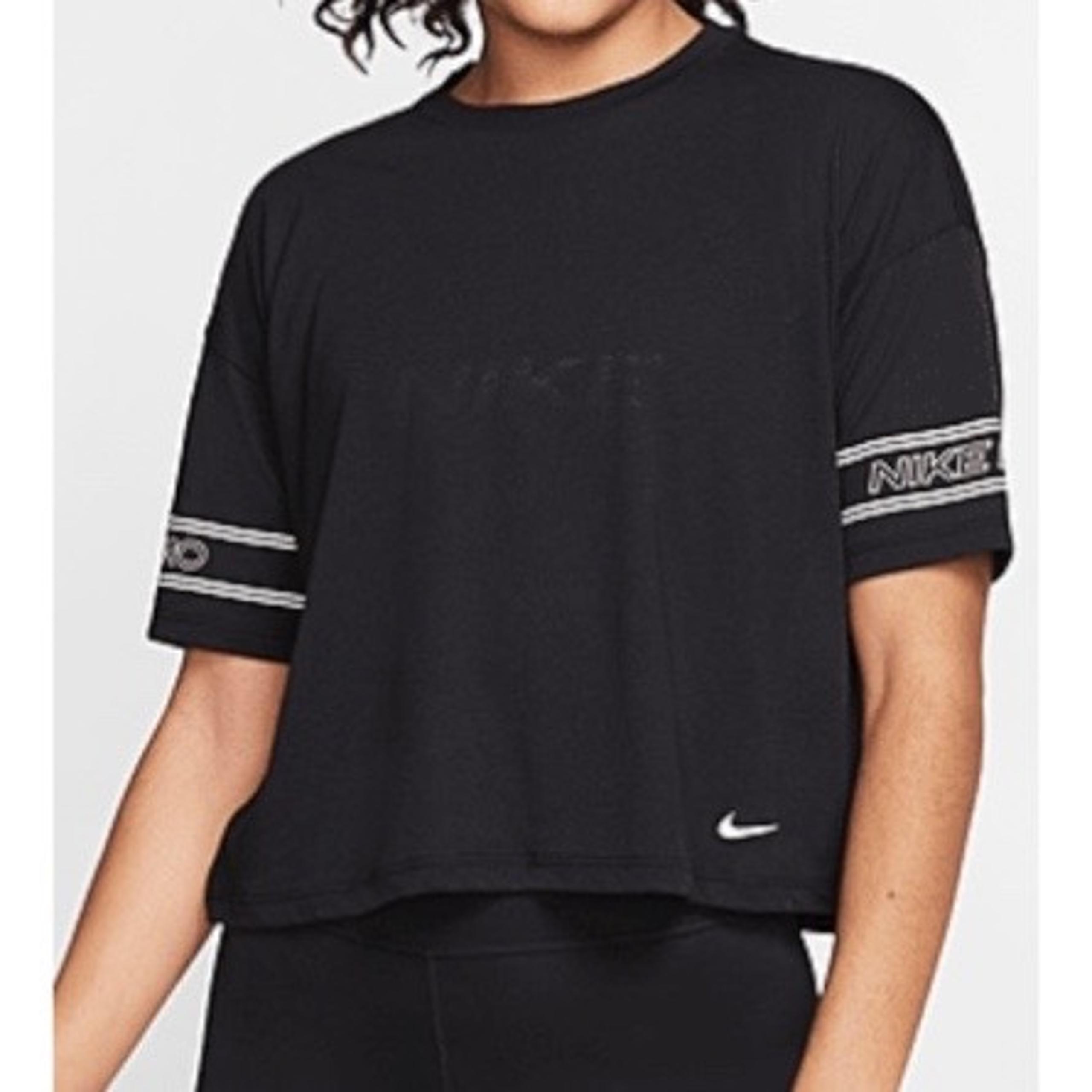 Nike Pro women's black tee size Large
