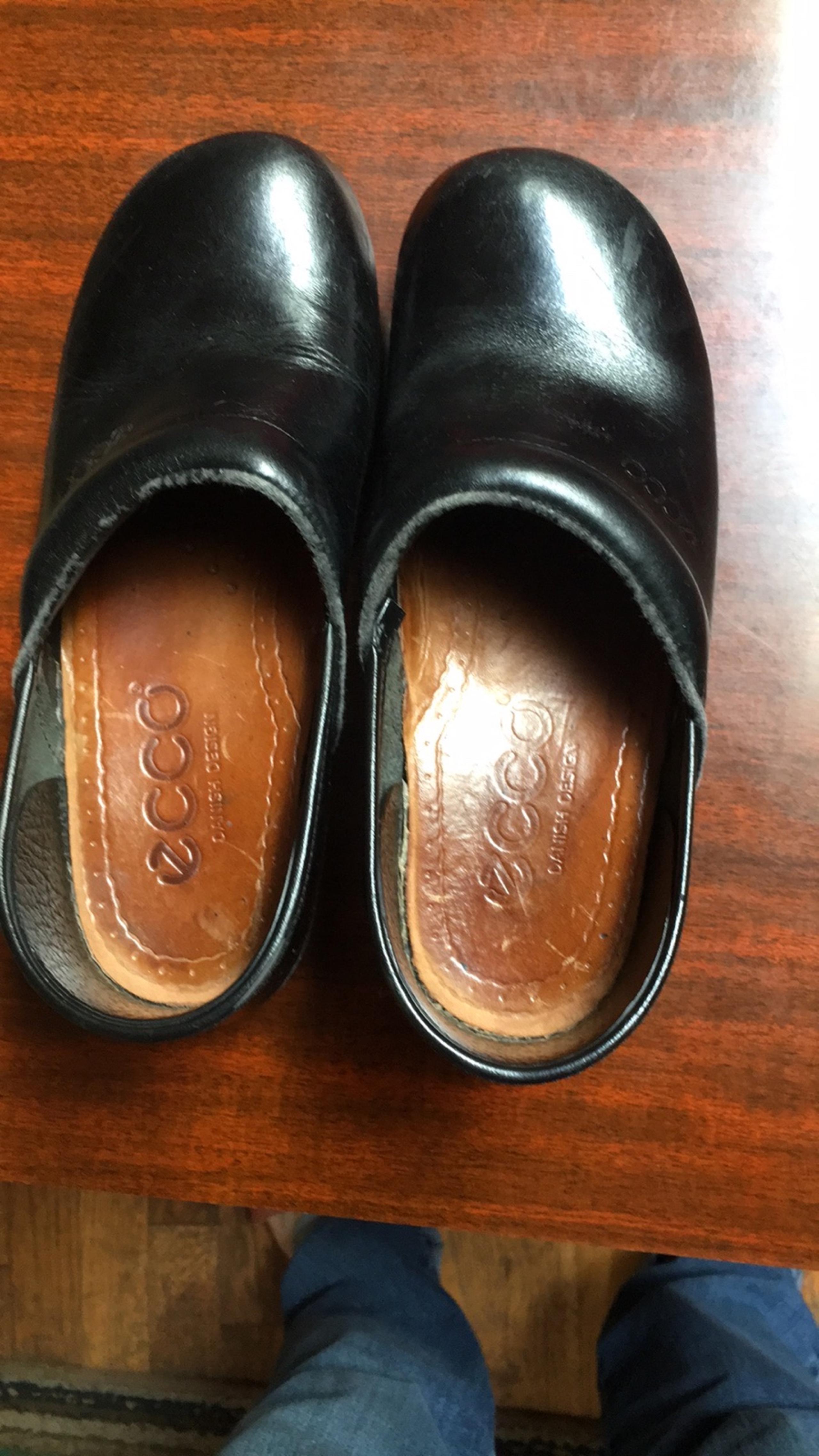 black leather clogs, EU size 35, US size 5.5-6. - Ecco