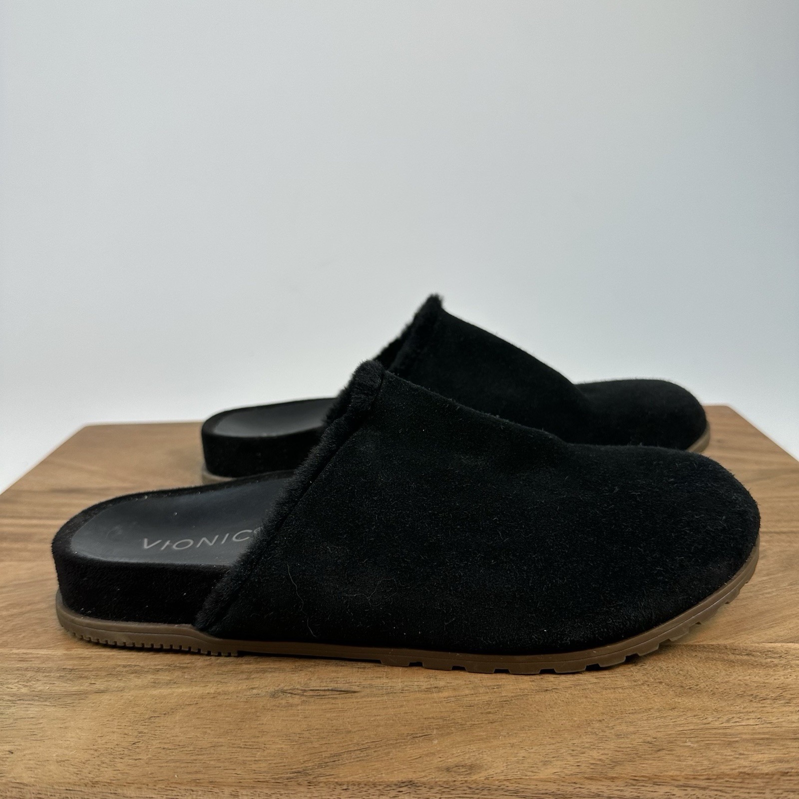 Womens Vionic Arlette Black Suede Faux Fur Slip On Comfort Slipper Shoes Size 9
