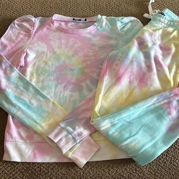 Generation Love Women’s Rainbow Tie Dye Puffy Sleeve Sweatshirt and Sweatpants