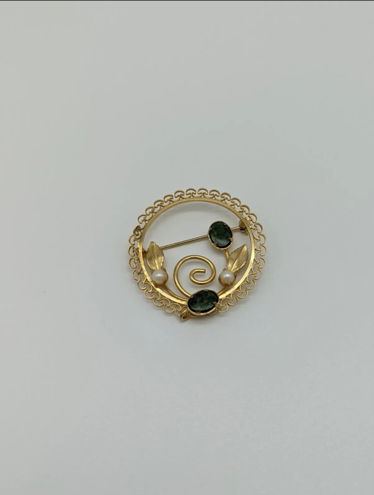 Vintage Goltone 12kgold filled brooch with Nephrite jade & pearl brooch