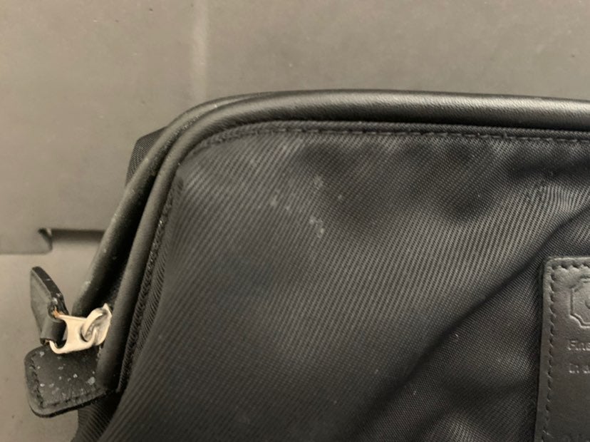 COACH travel makeup bag used - detail